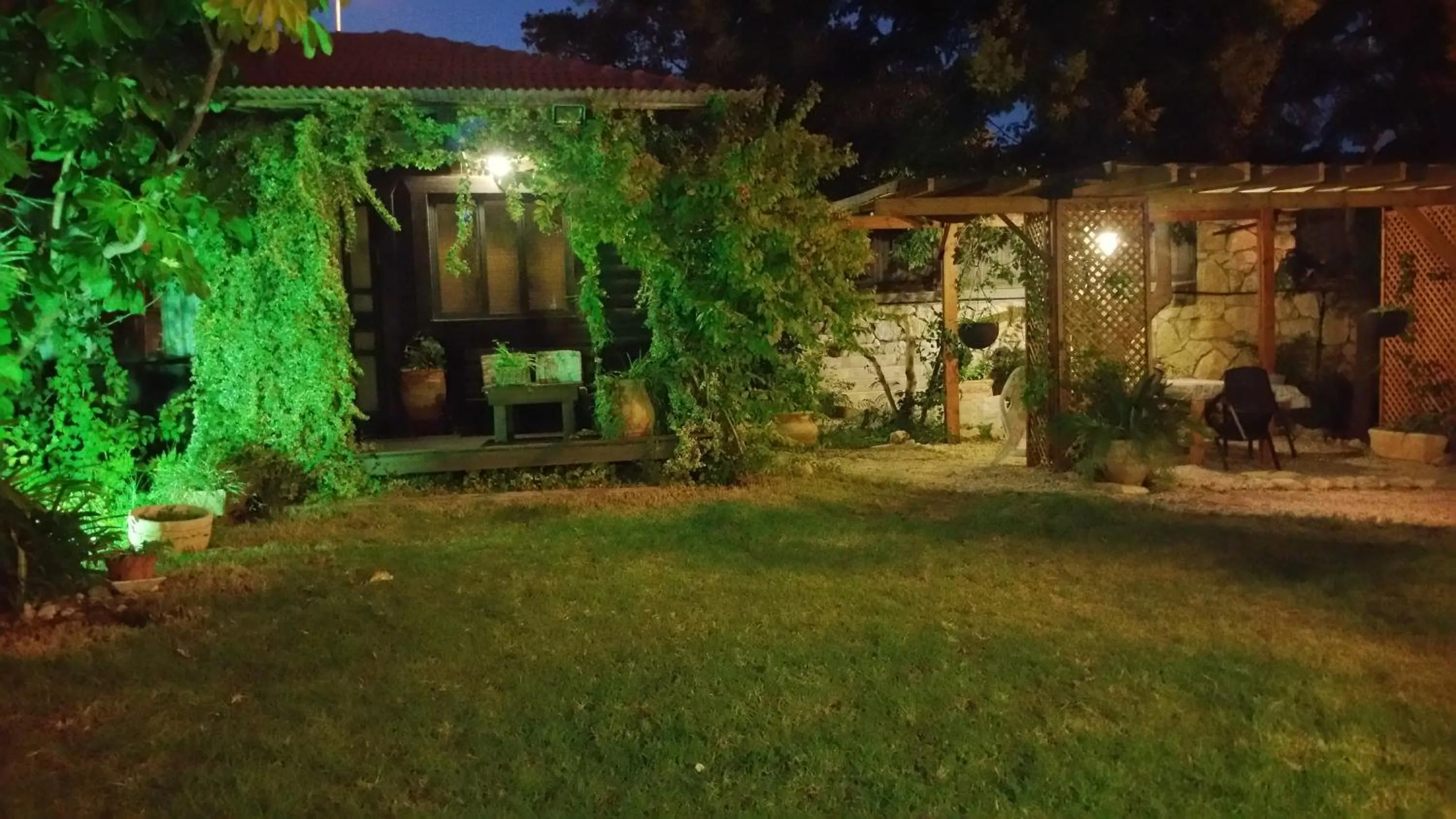 Night, Property Building in Miki's Rosh Pinna