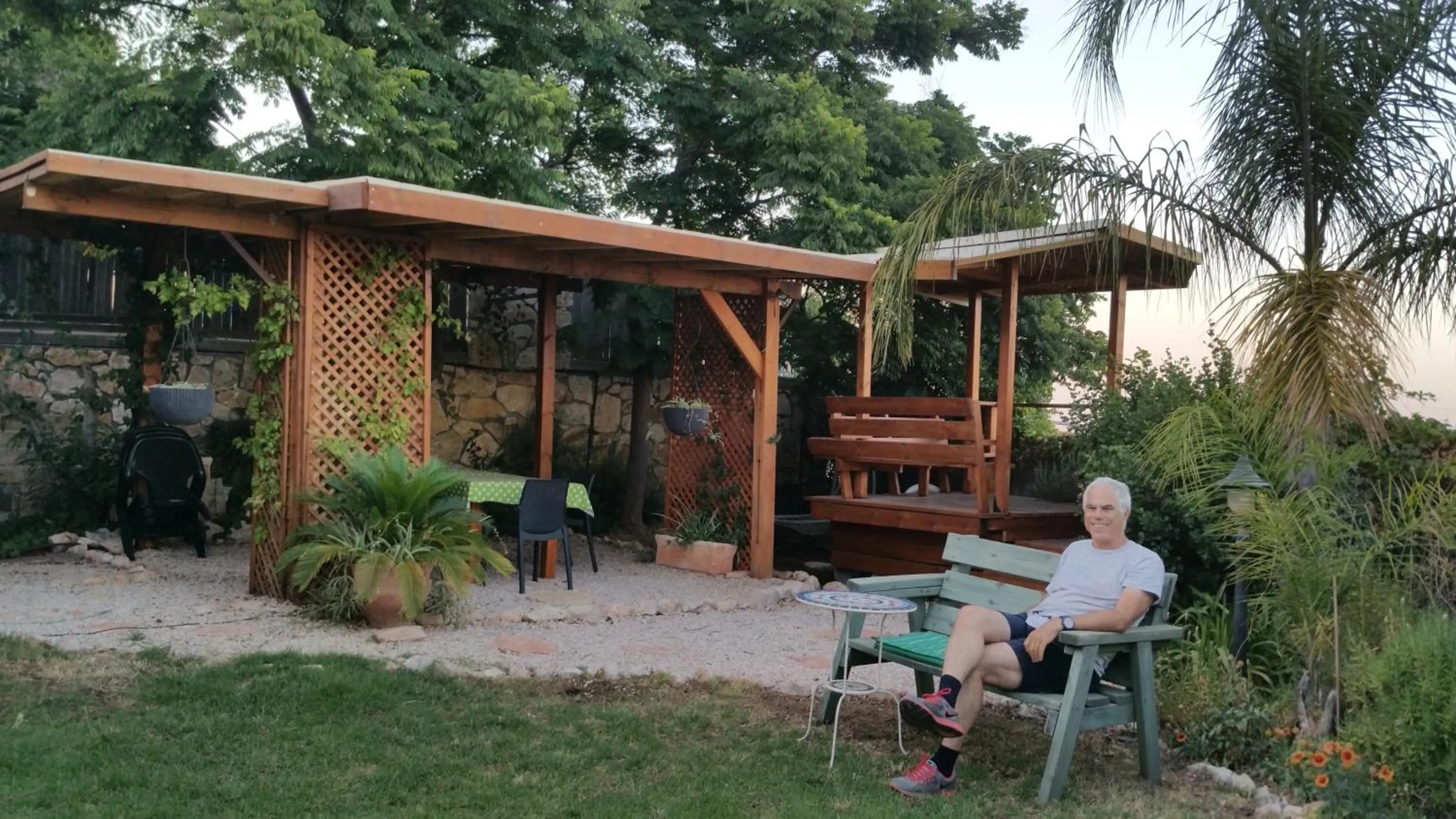 Staff in Miki's Rosh Pinna