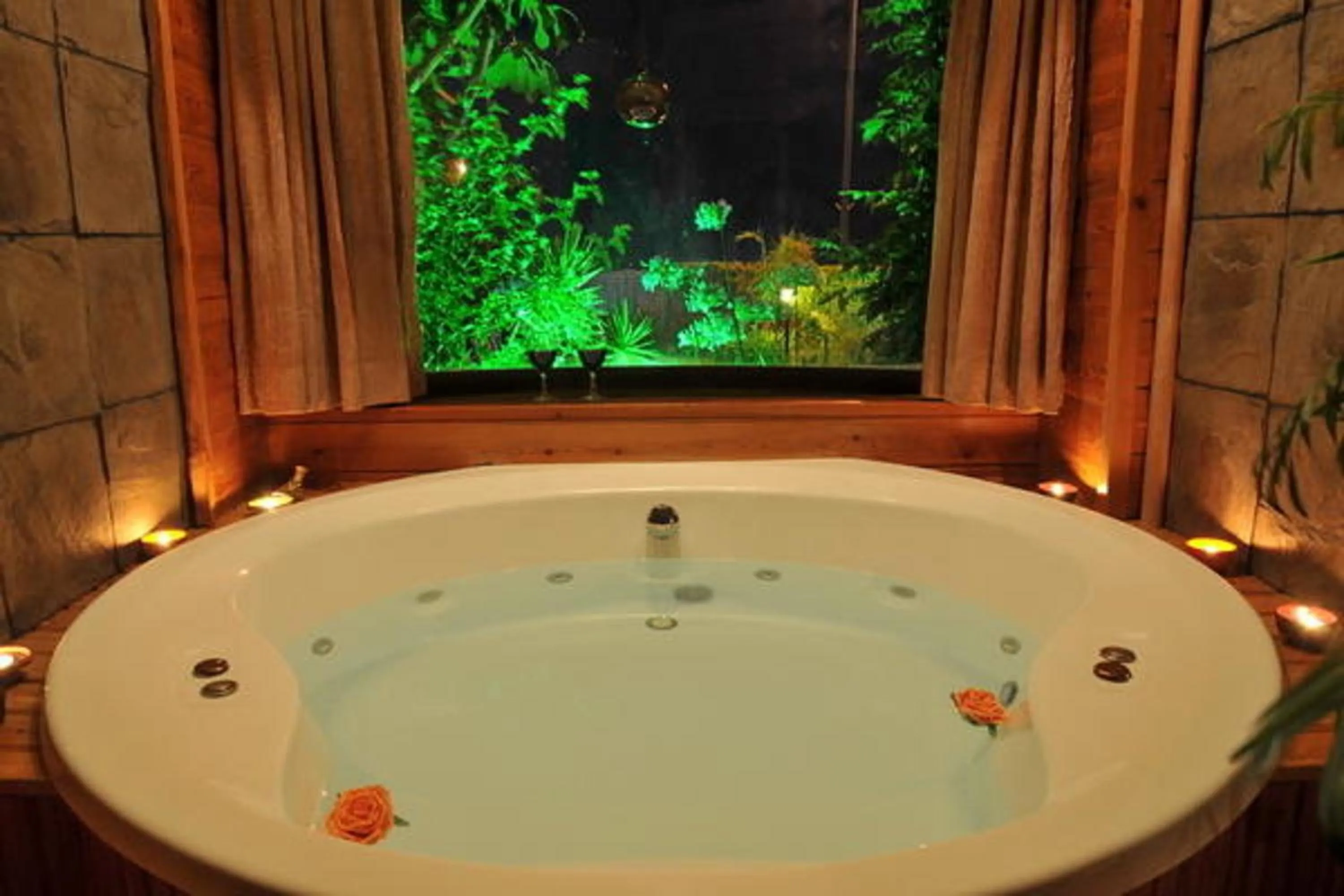 Night in Miki's Rosh Pinna