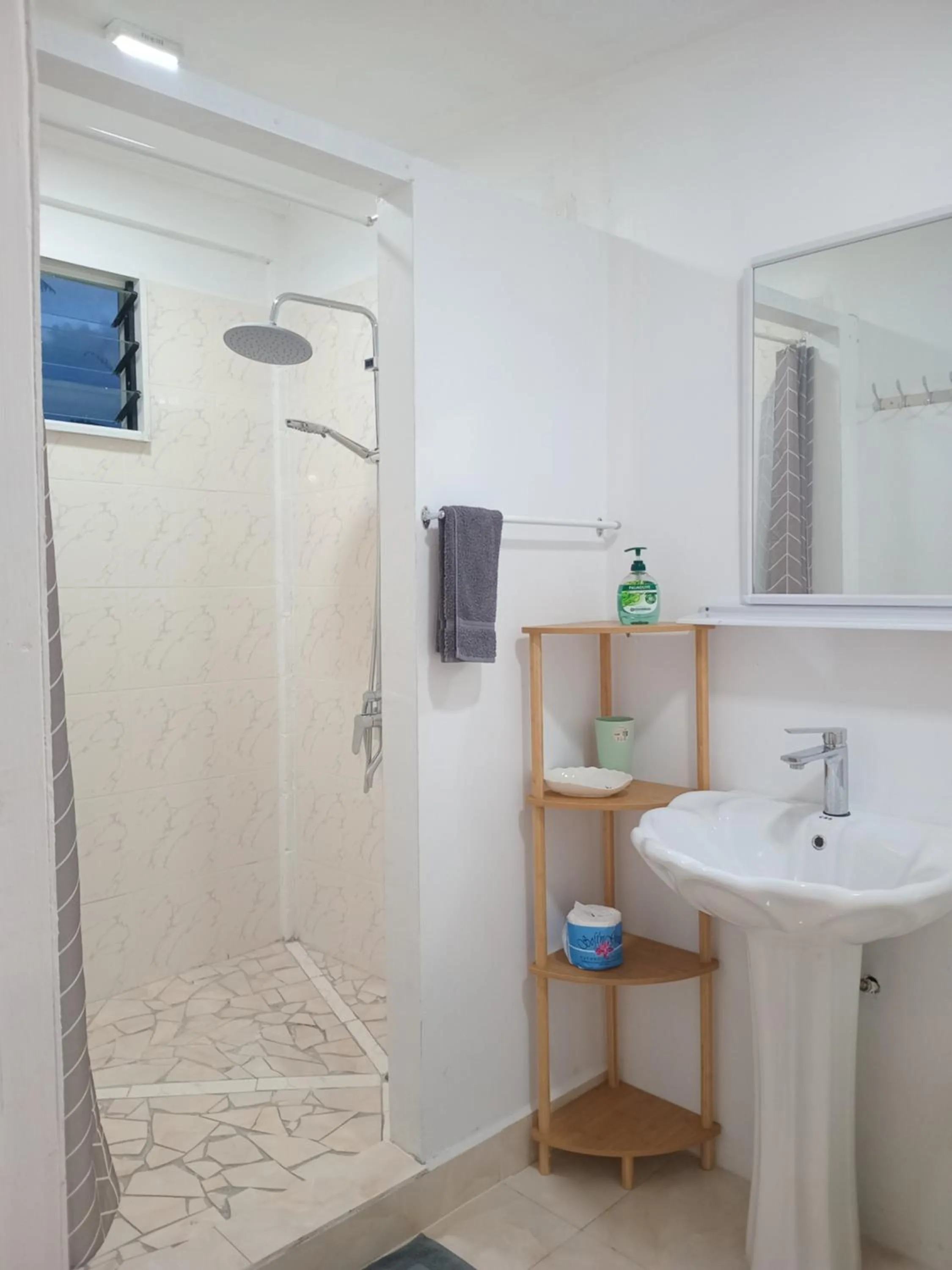 Bathroom in Dave Parker Eco Lodge Hotel