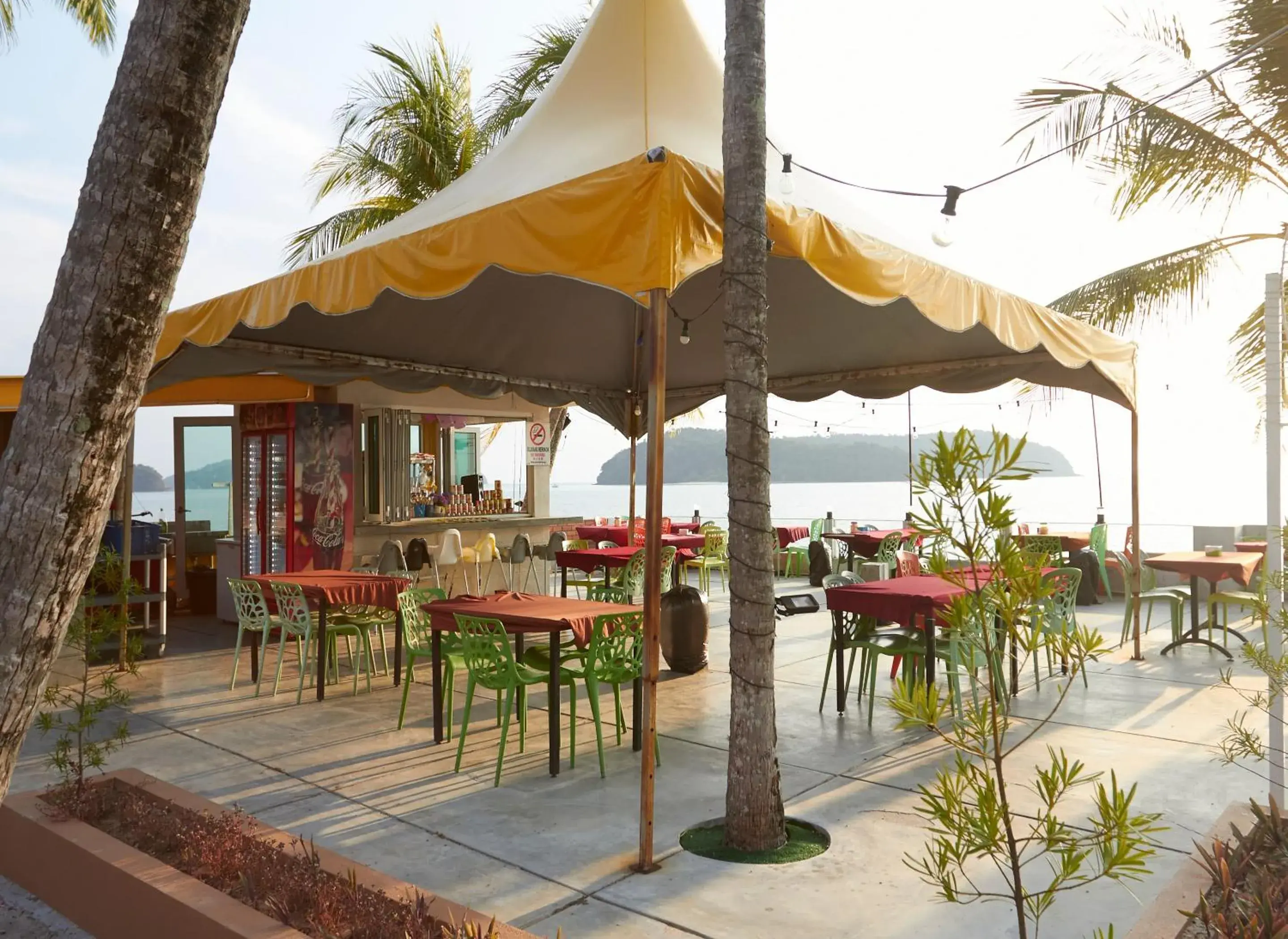 Restaurant/places to eat in Corrie Chalet Pantai Cenang Langkawi Restaurant/places to eat in Corrie Chalet Pantai Cenang Langkawi