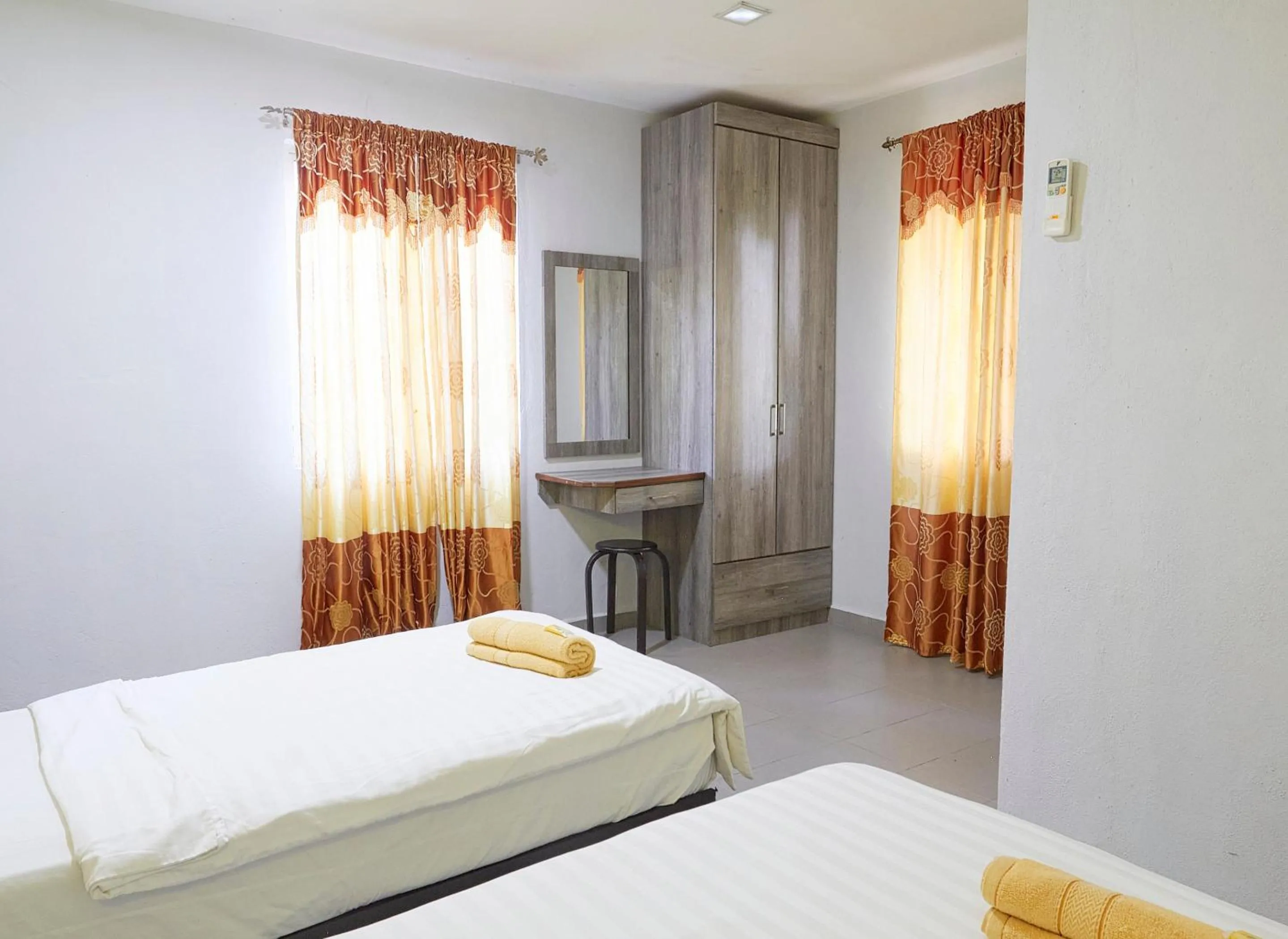 Bed in Corrie Chalet Pantai Cenang Langkawi