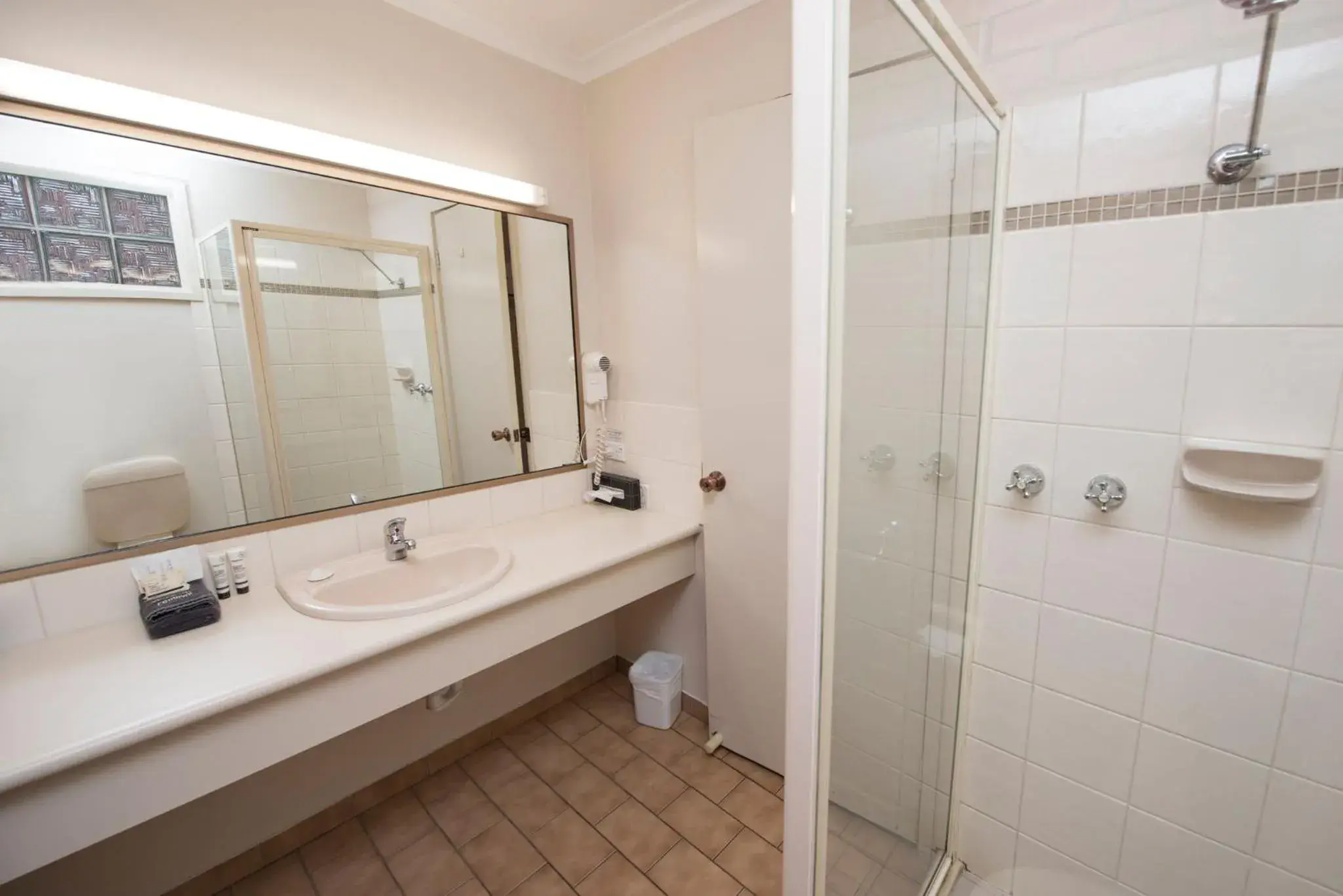 Standard Queen Room in Paruna Motel Standard Queen Room in Paruna Motel