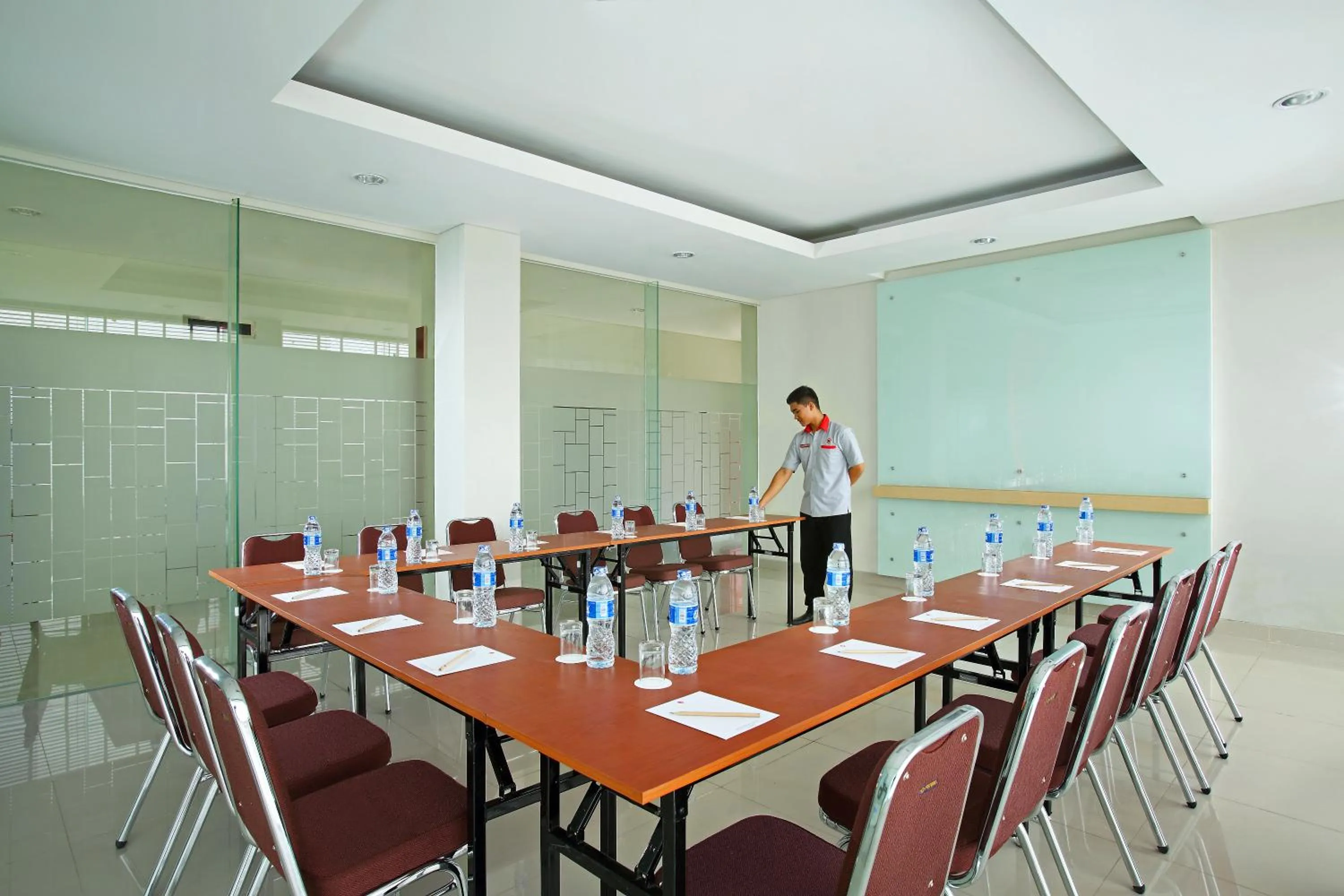 Business facilities in Amaris Hotel Bekasi Barat