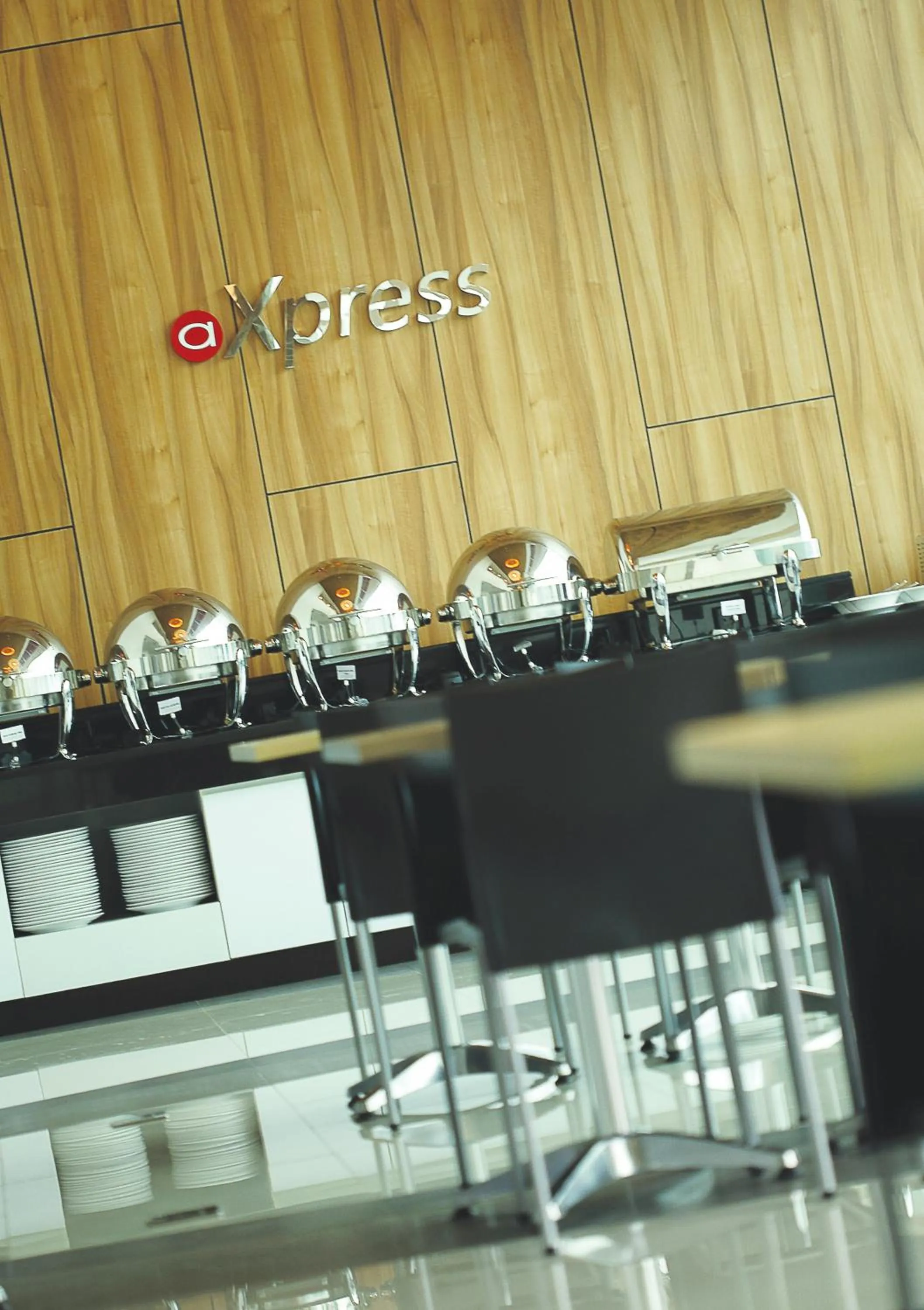 Restaurant/places to eat in Amaris Hotel Bekasi Barat
