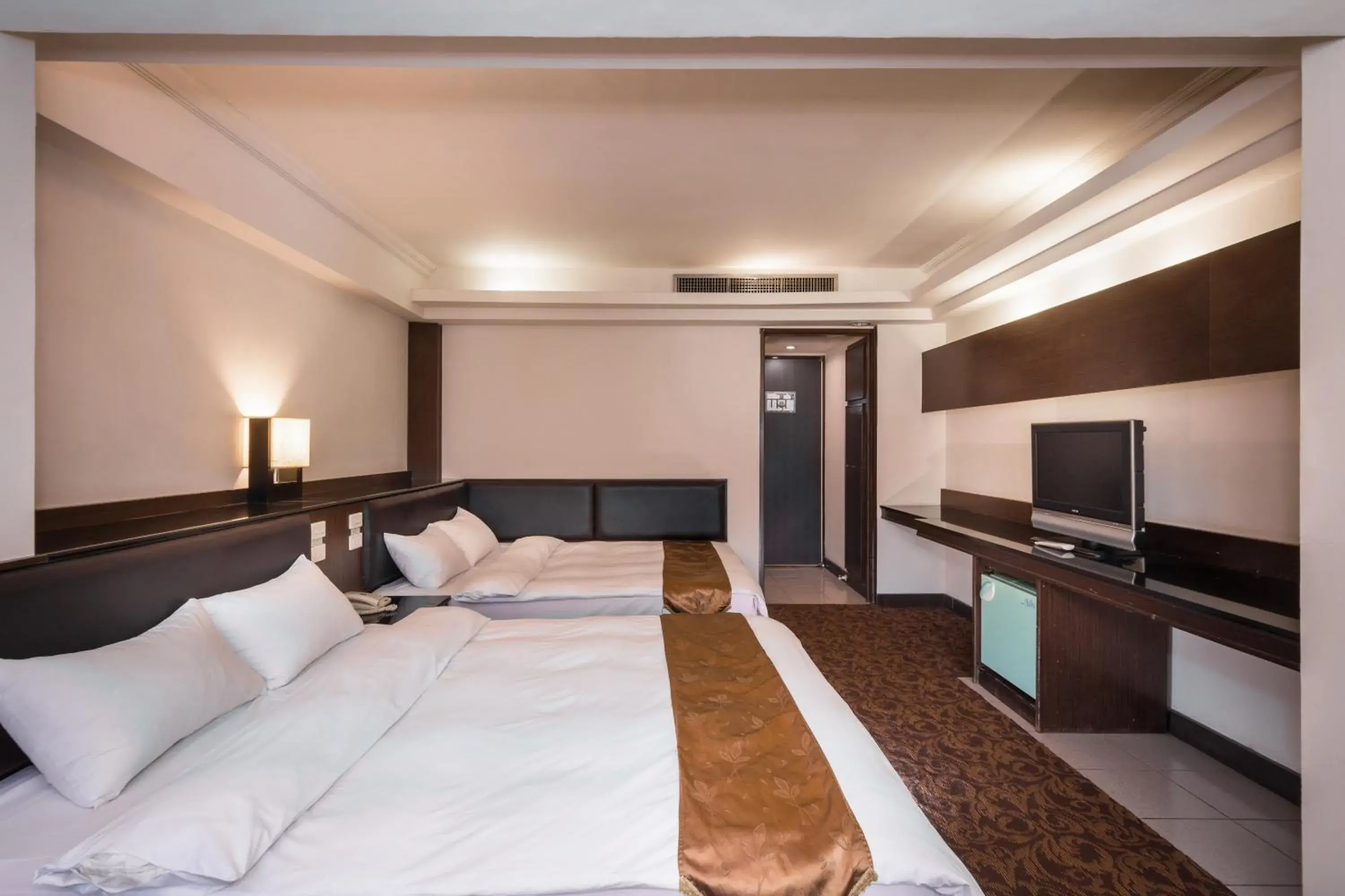 TV and multimedia, Bed in The Enterpriser Hotel TV and multimedia, Bed in The Enterpriser Hotel