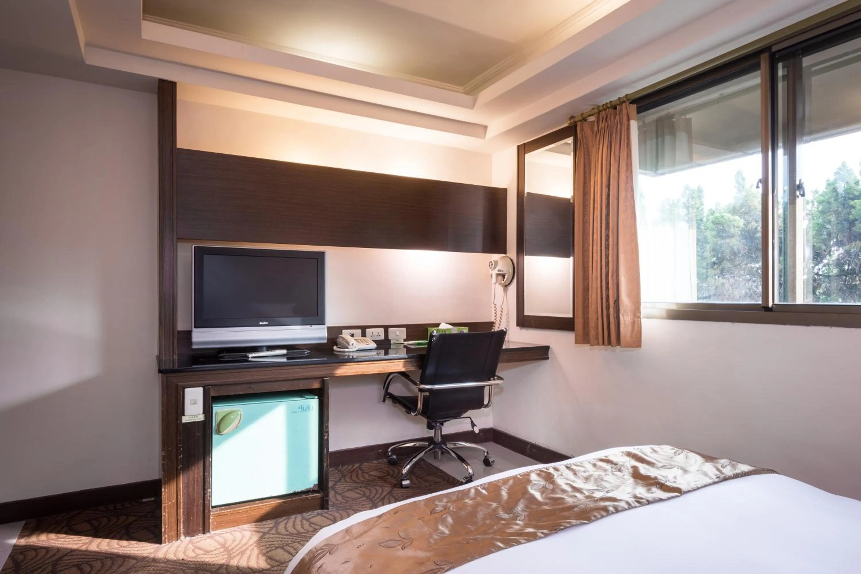 TV and multimedia, Bed in The Enterpriser Hotel