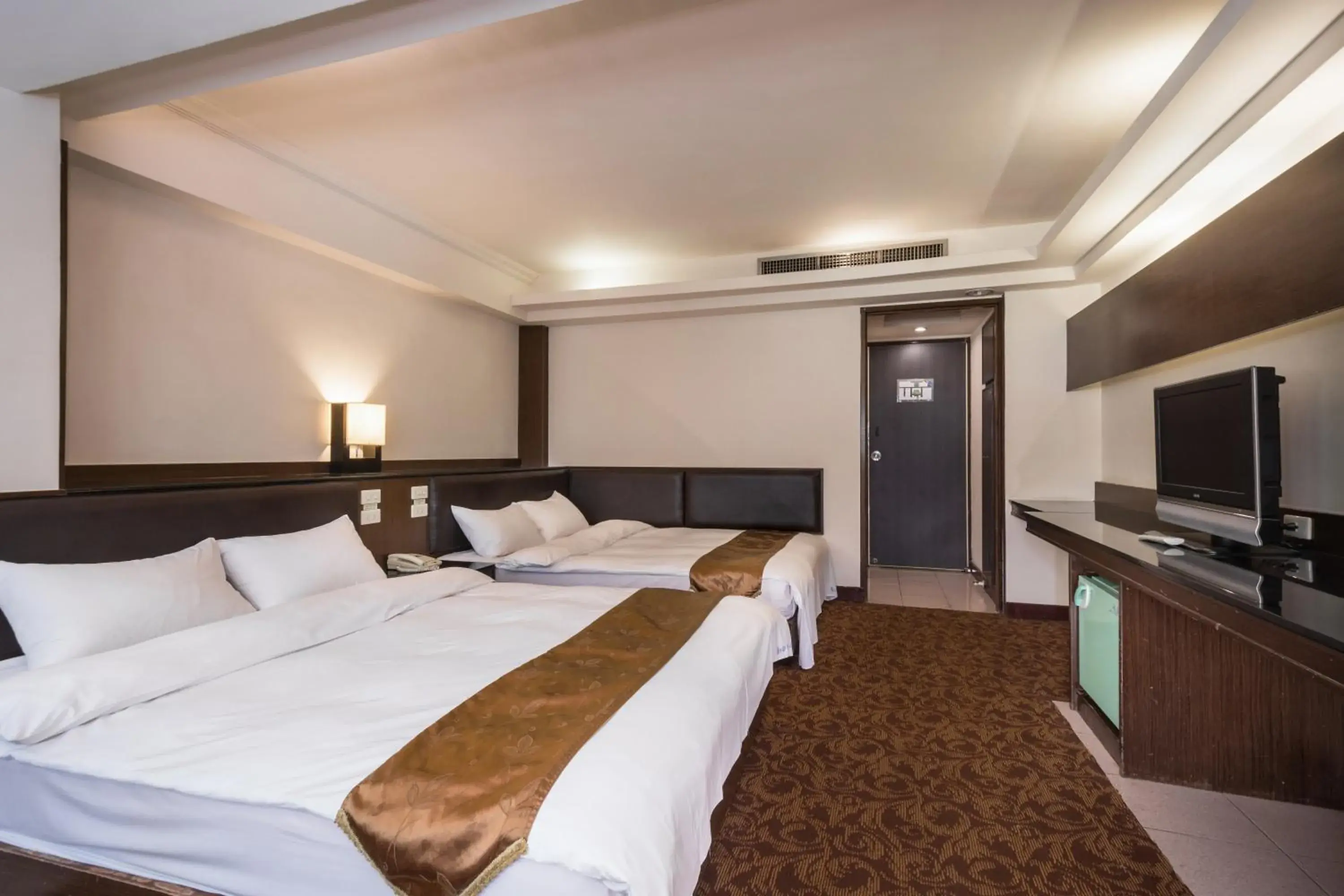 TV and multimedia, Bed in The Enterpriser Hotel TV and multimedia, Bed in The Enterpriser Hotel