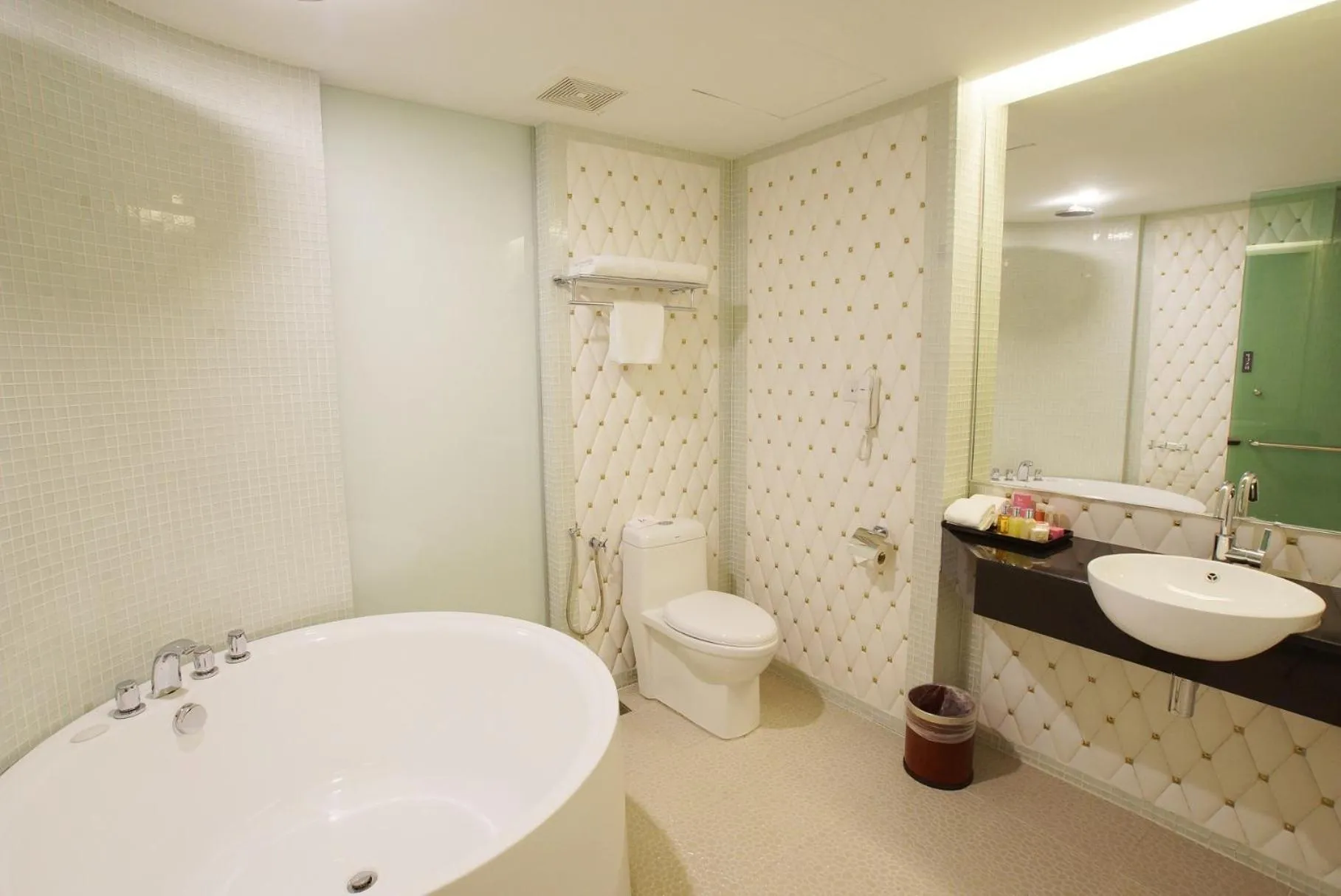 Bathroom in Kingston Hotel 3 - Kuala Lumpur