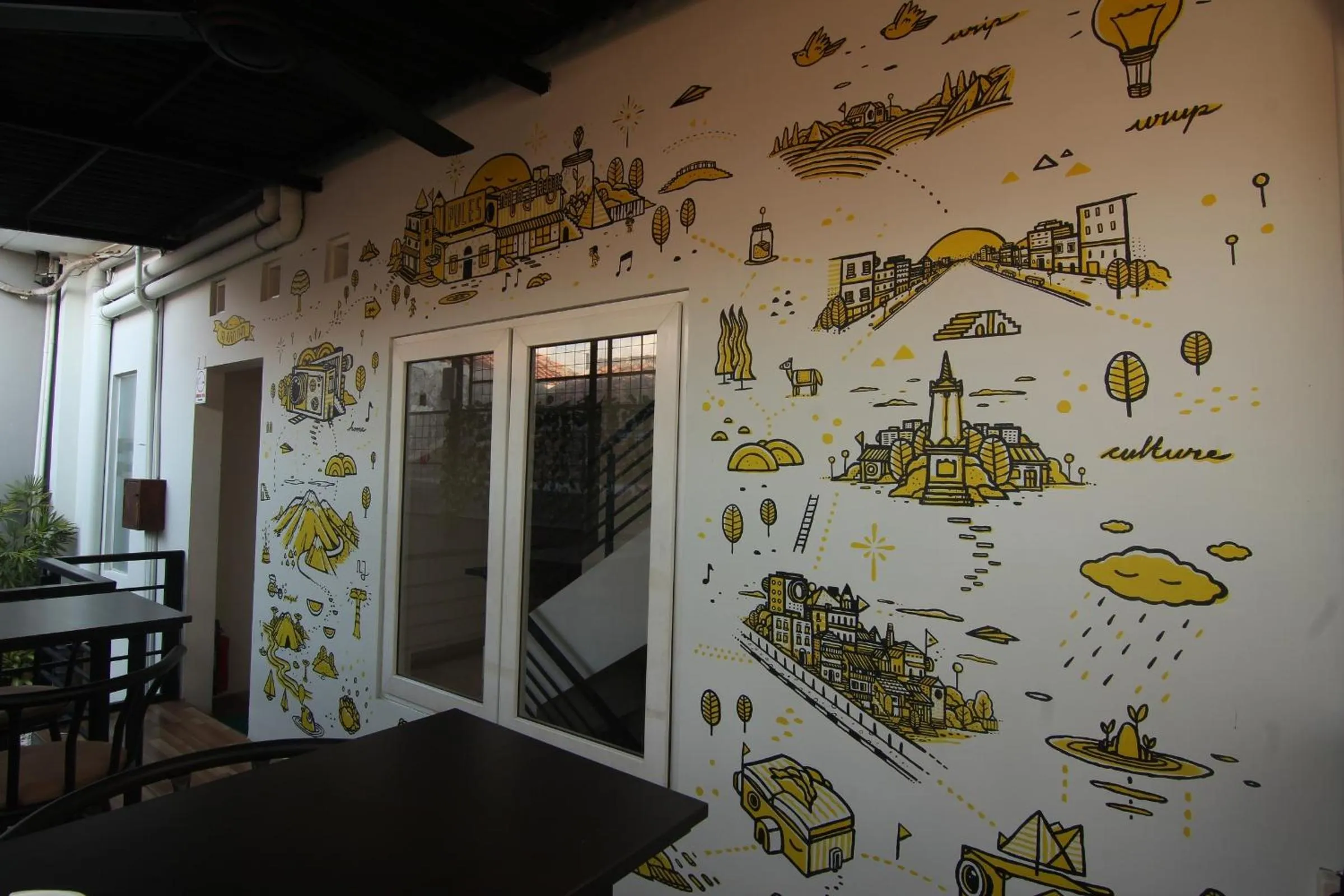 Communal lounge/ TV room in Hotel Pules