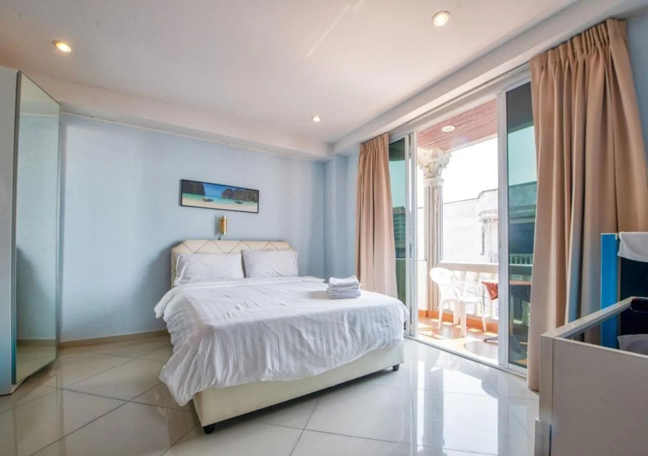 Photo of the whole room, Bed in Akvavit Living