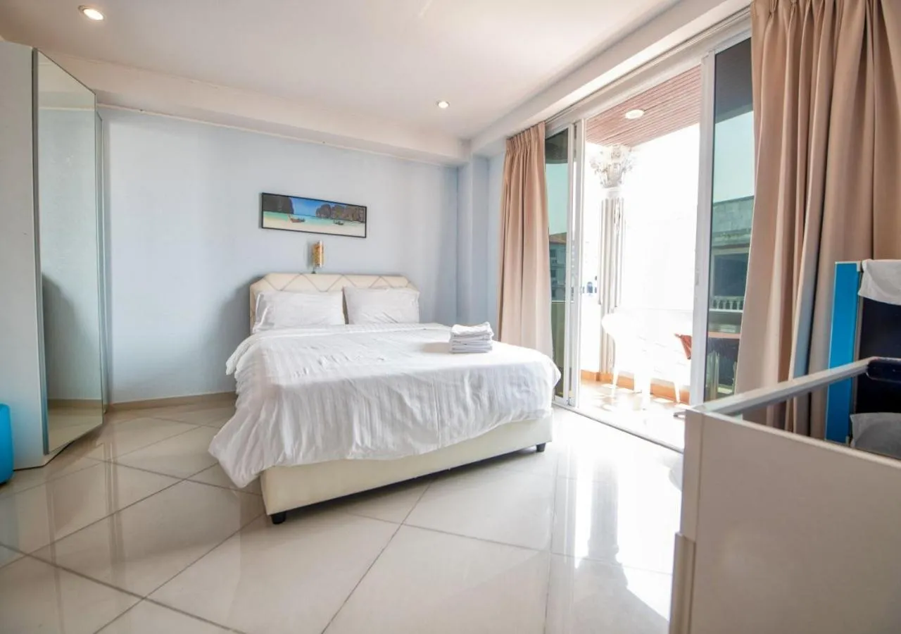 Photo of the whole room, Bed in Akvavit Living