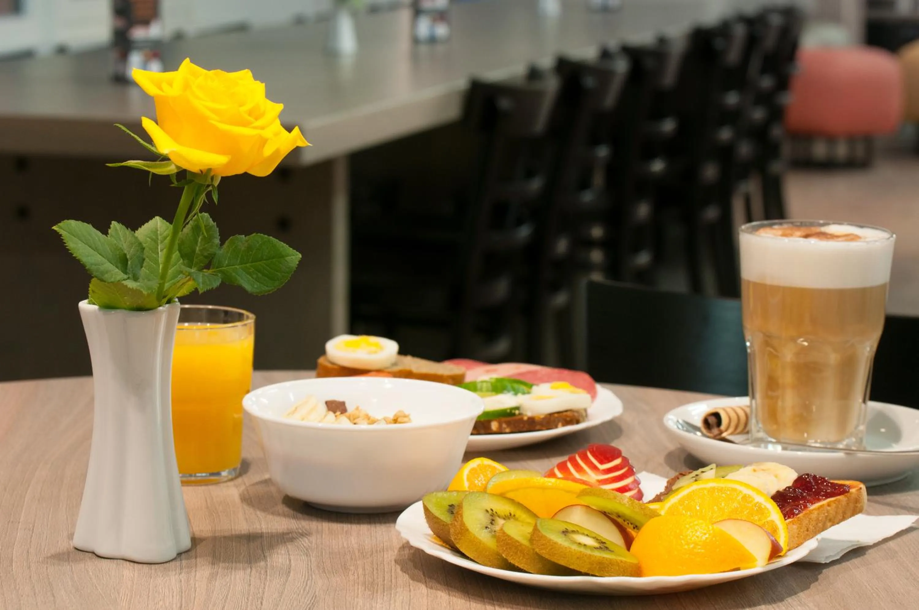 Breakfast in a&o Köln Hauptbahnhof