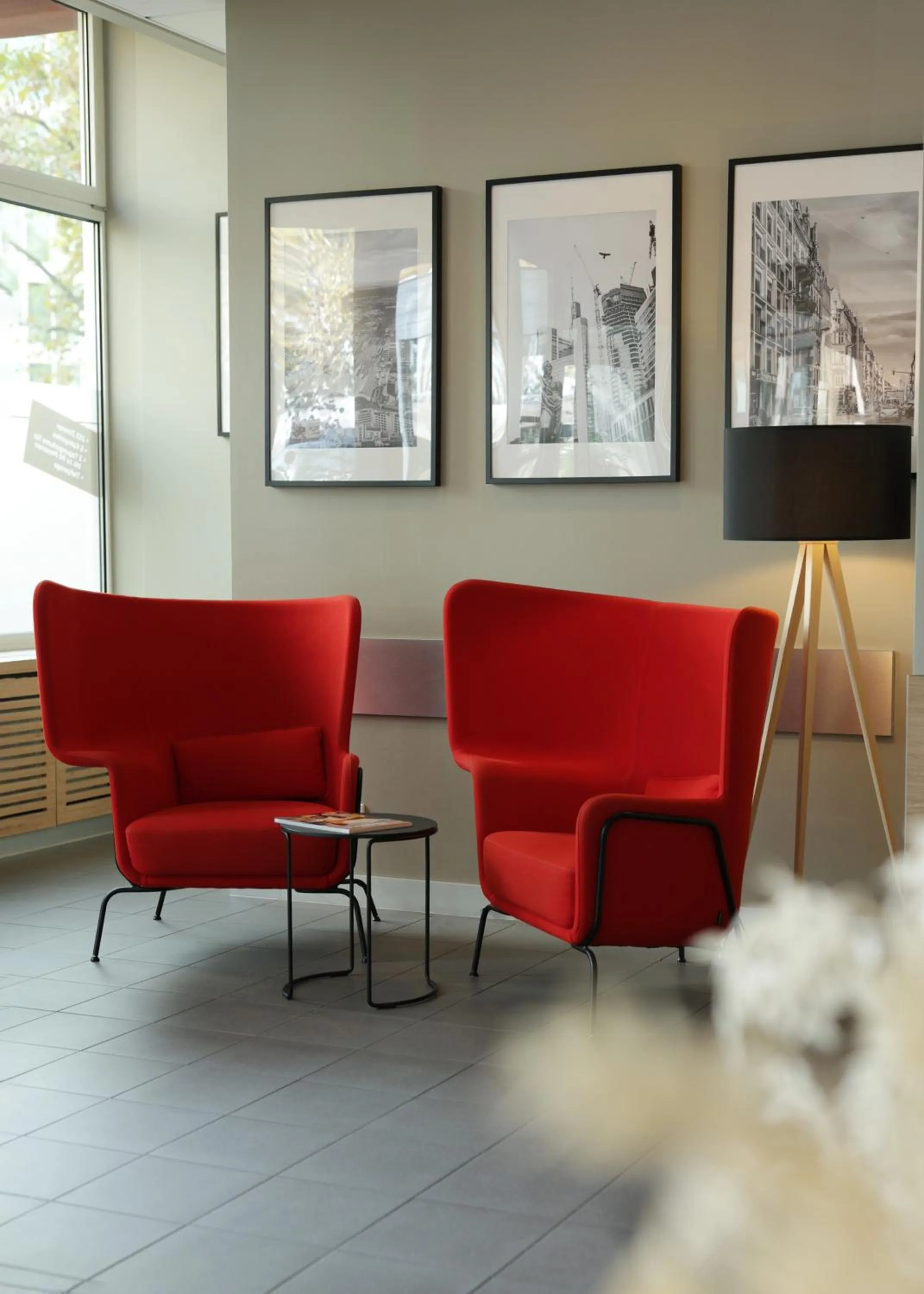 Lobby or reception in ibis Frankfurt Centrum