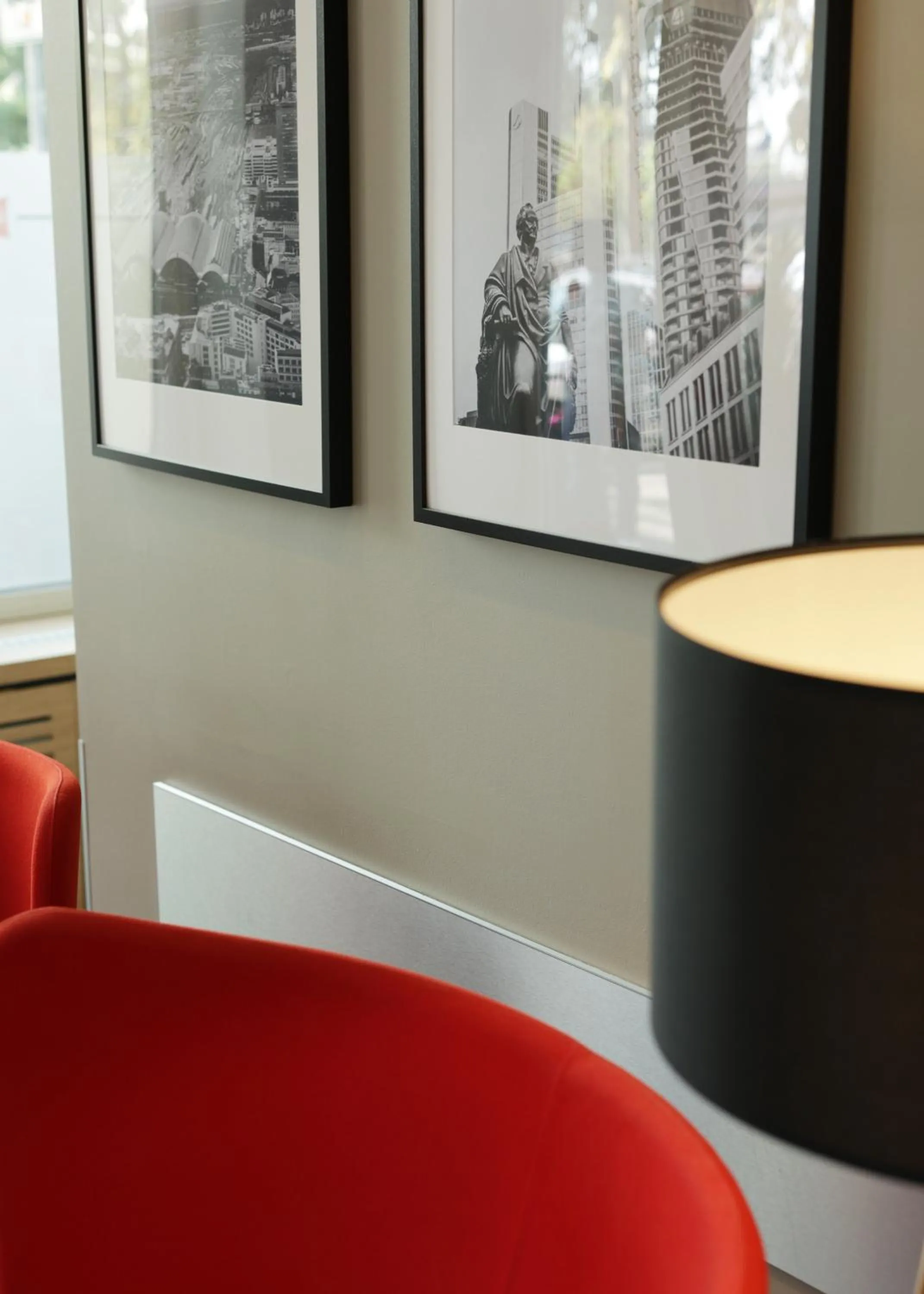 Lobby or reception in ibis Frankfurt Centrum