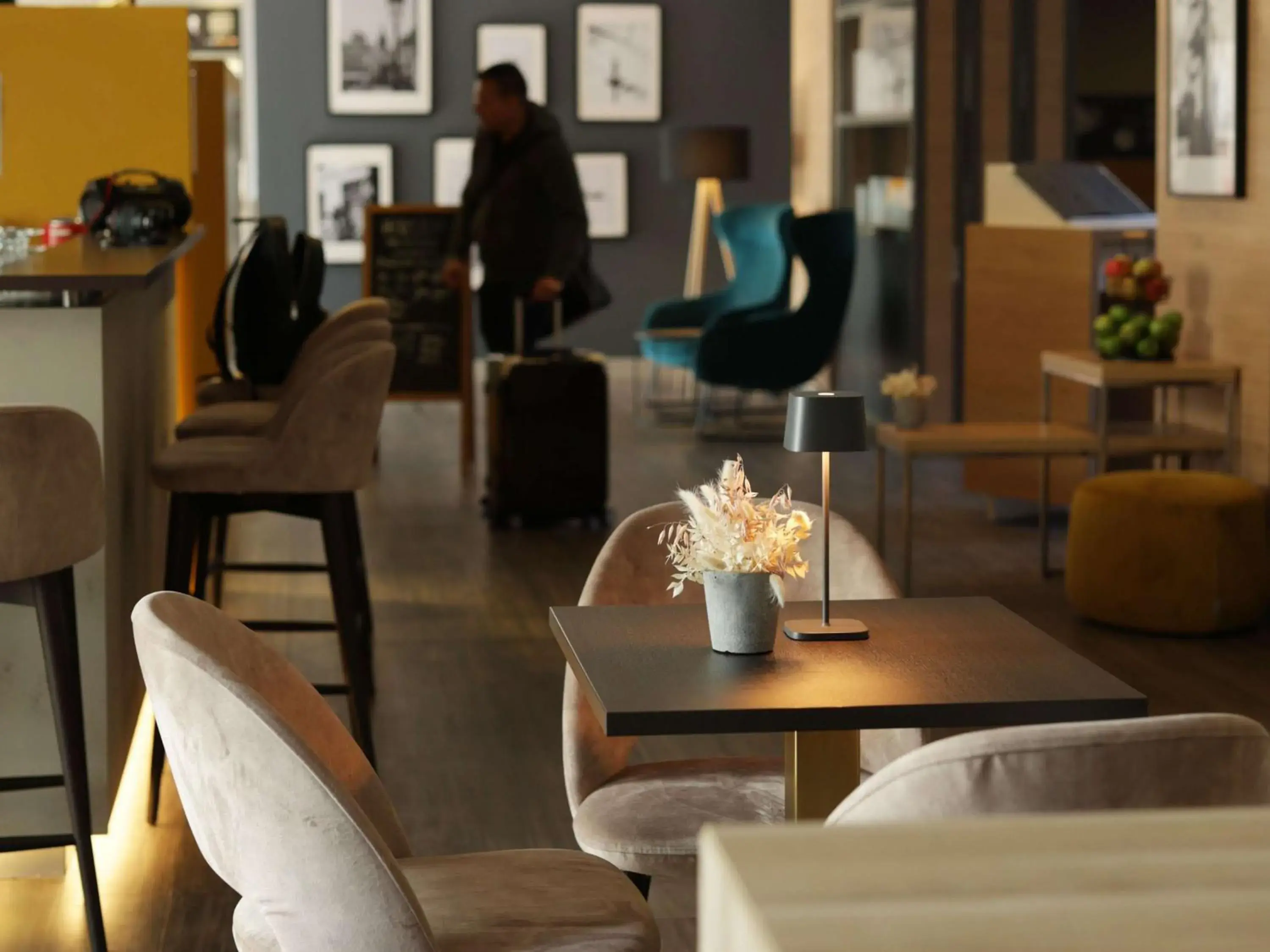 Lounge or bar in ibis Frankfurt Centrum Lounge or bar in ibis Frankfurt Centrum