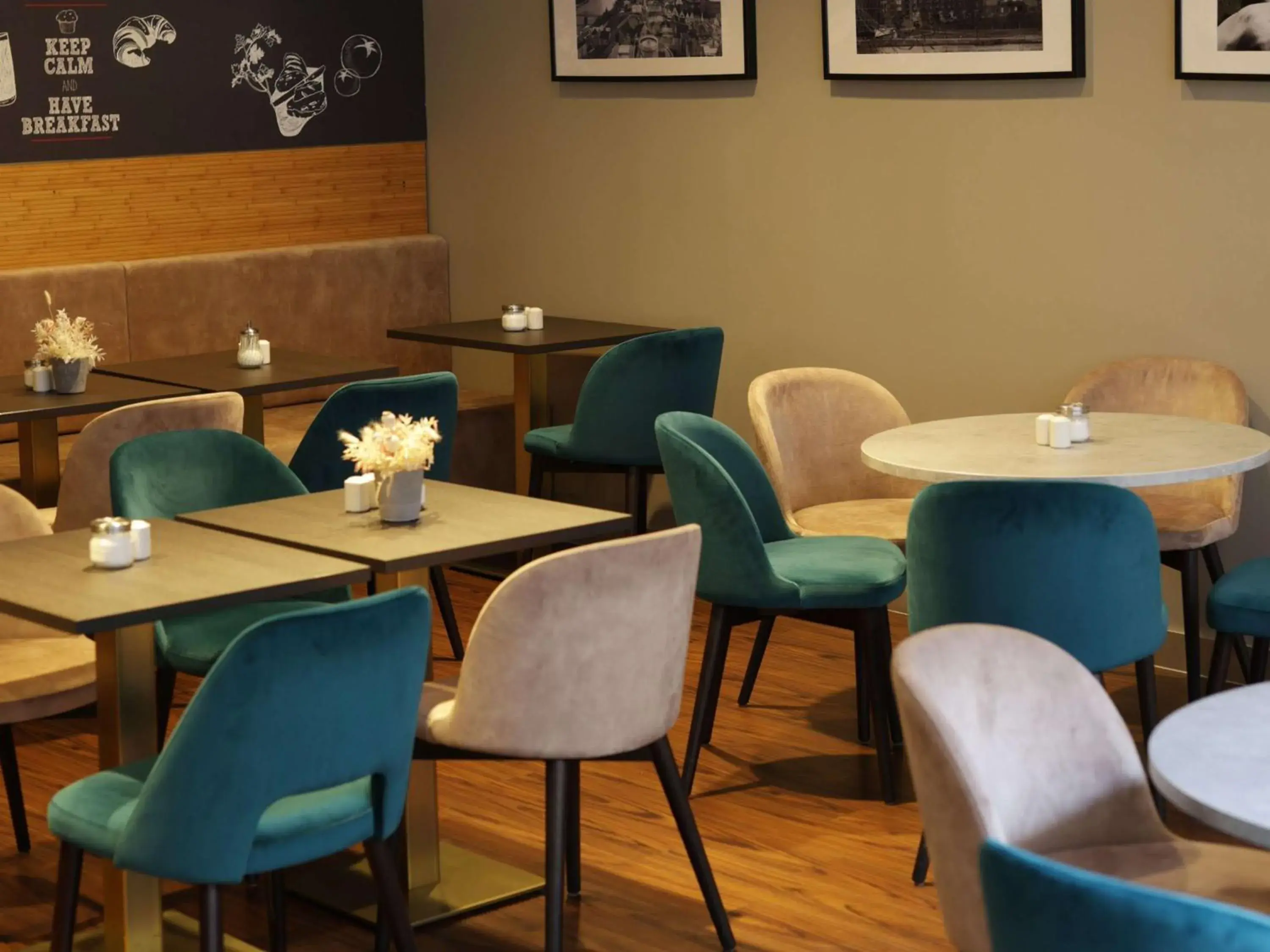 Restaurant/places to eat in ibis Frankfurt Centrum Restaurant/places to eat in ibis Frankfurt Centrum