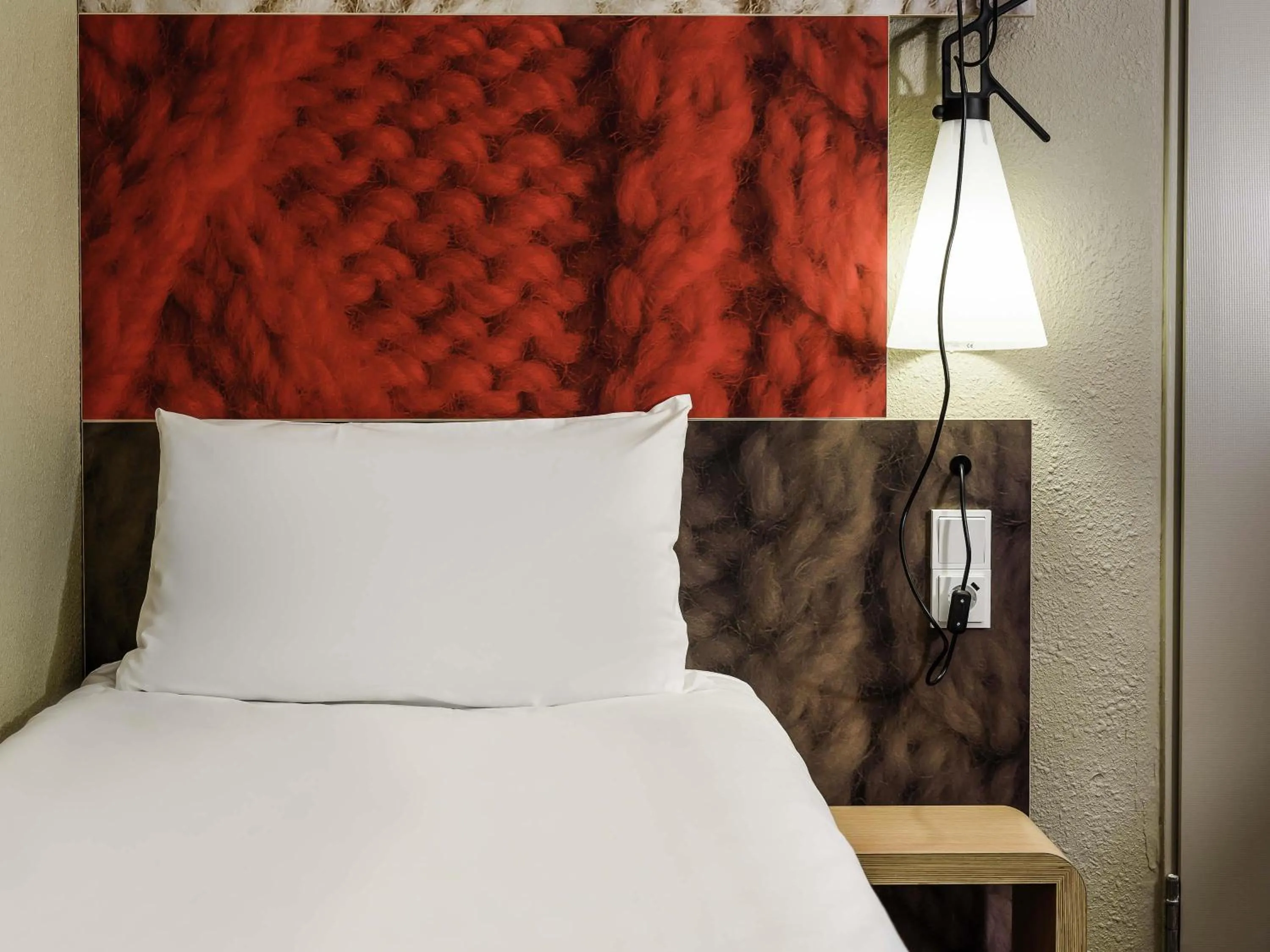 Bedroom, Bed in ibis Frankfurt Centrum