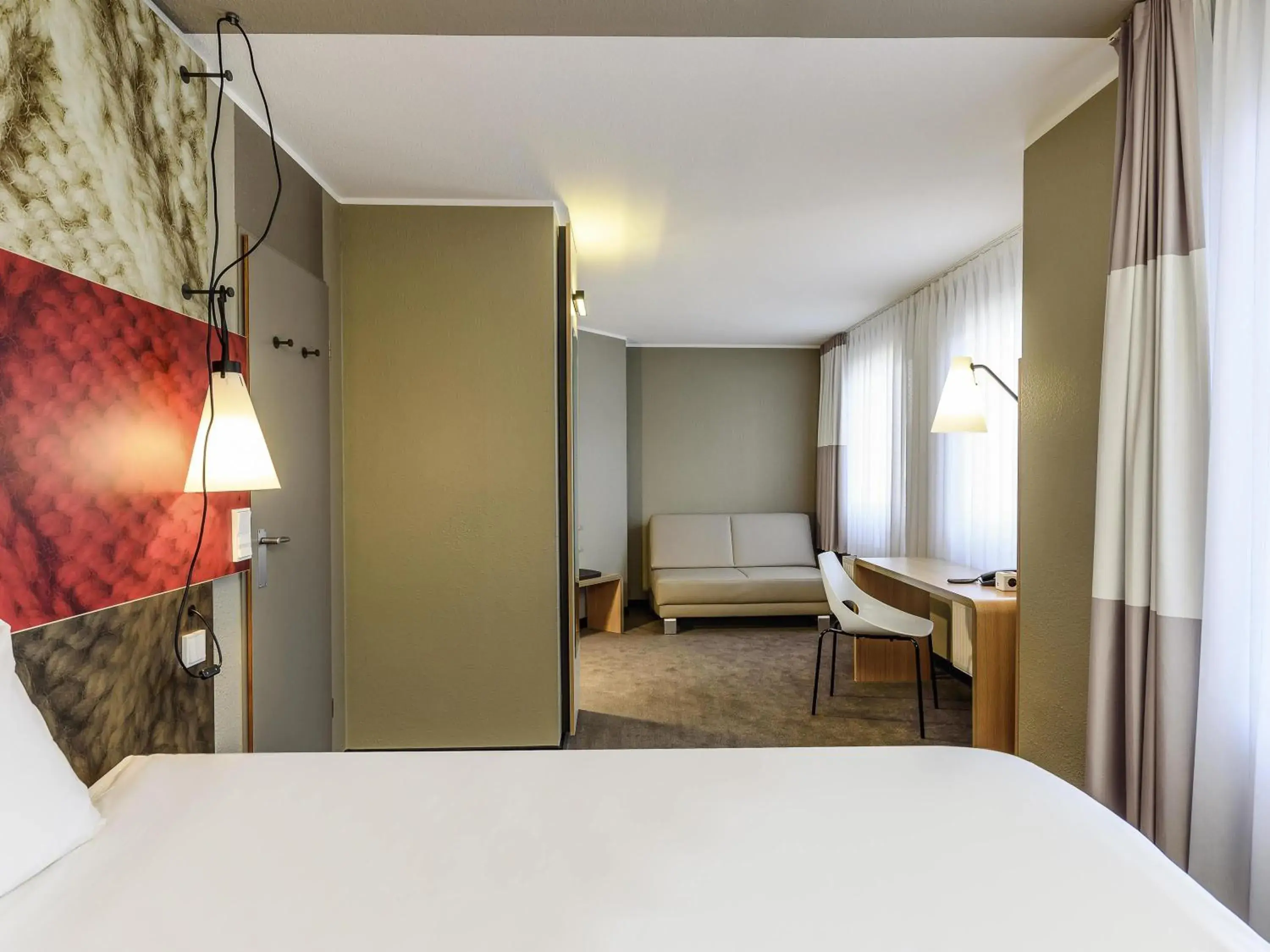 Bedroom, Bed in ibis Frankfurt Centrum Bedroom, Bed in ibis Frankfurt Centrum