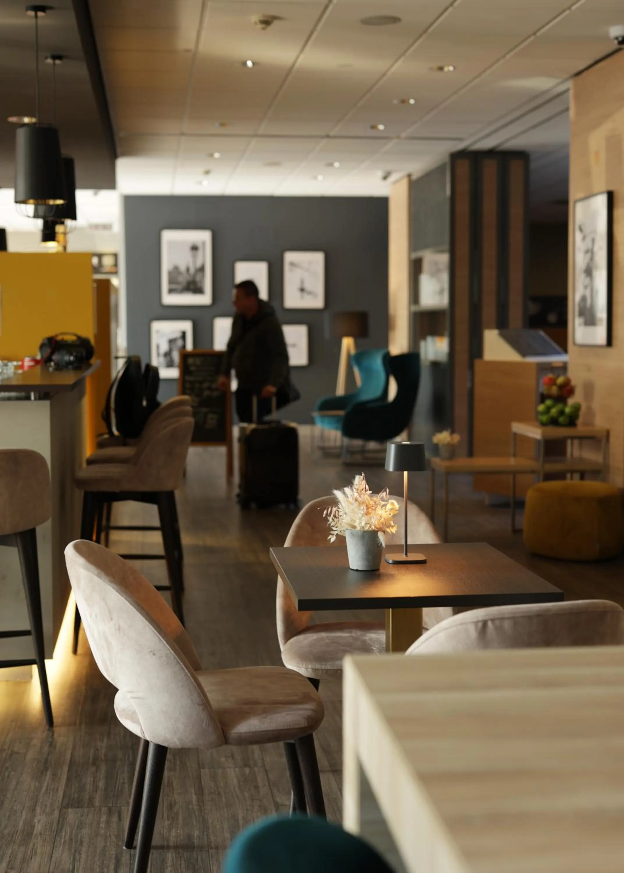 People in ibis Frankfurt Centrum