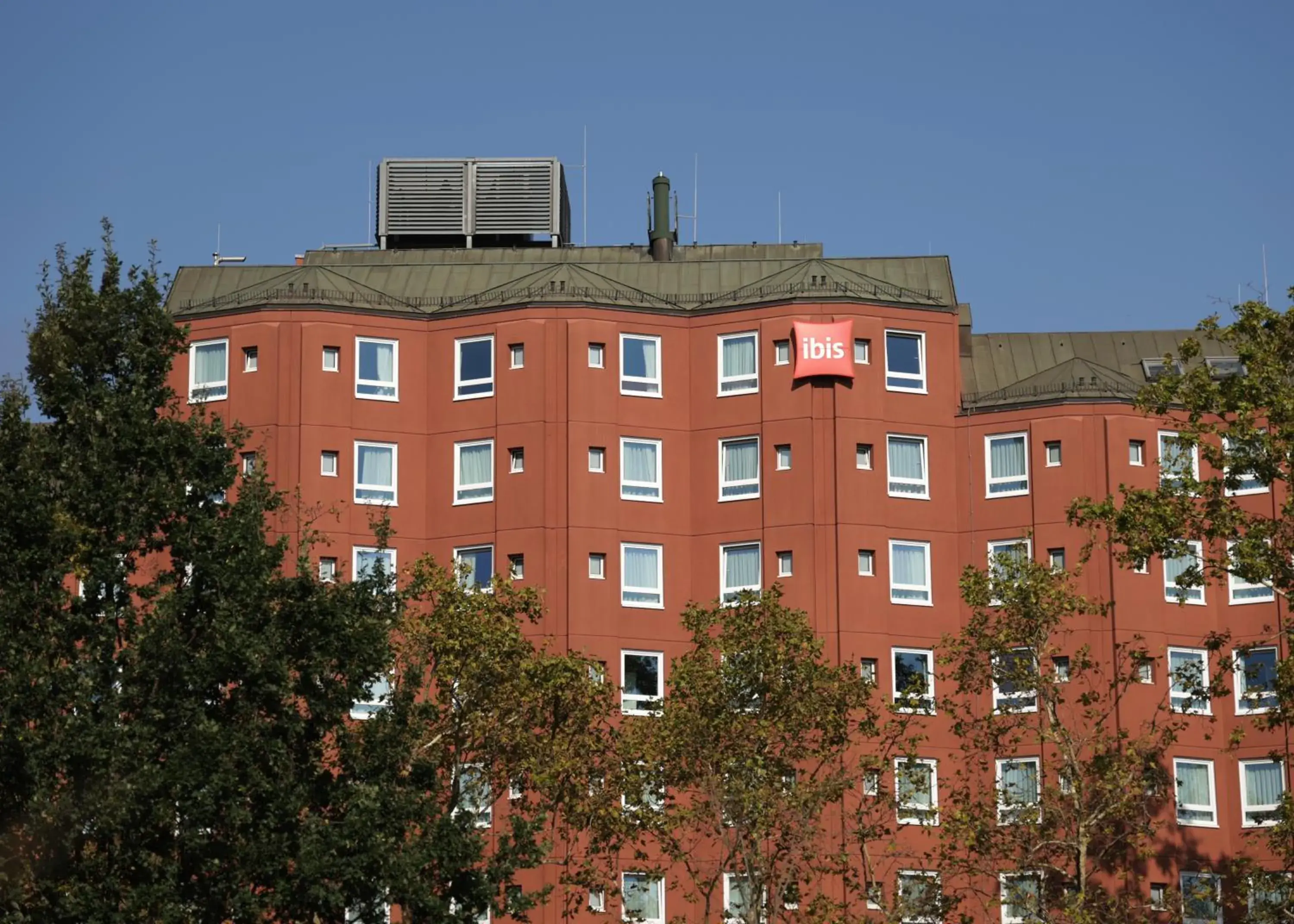 Property building in ibis Frankfurt Centrum Property building in ibis Frankfurt Centrum