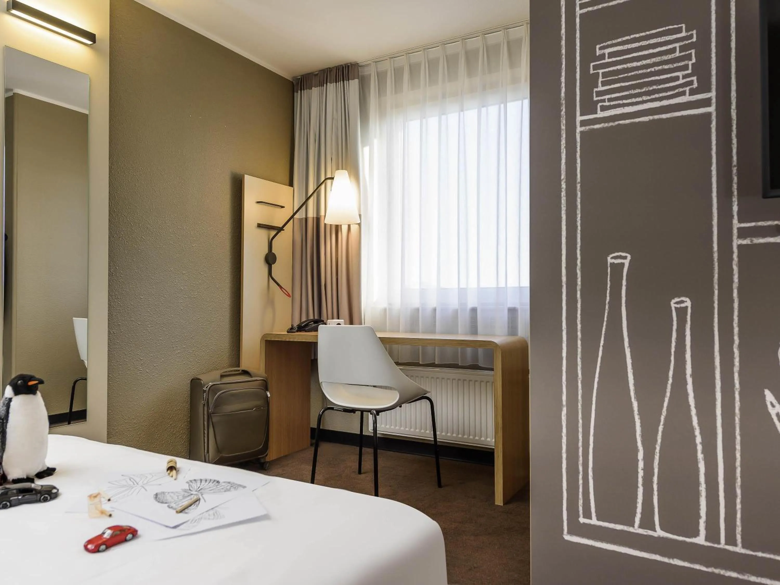 Bedroom, Bed in ibis Frankfurt Centrum