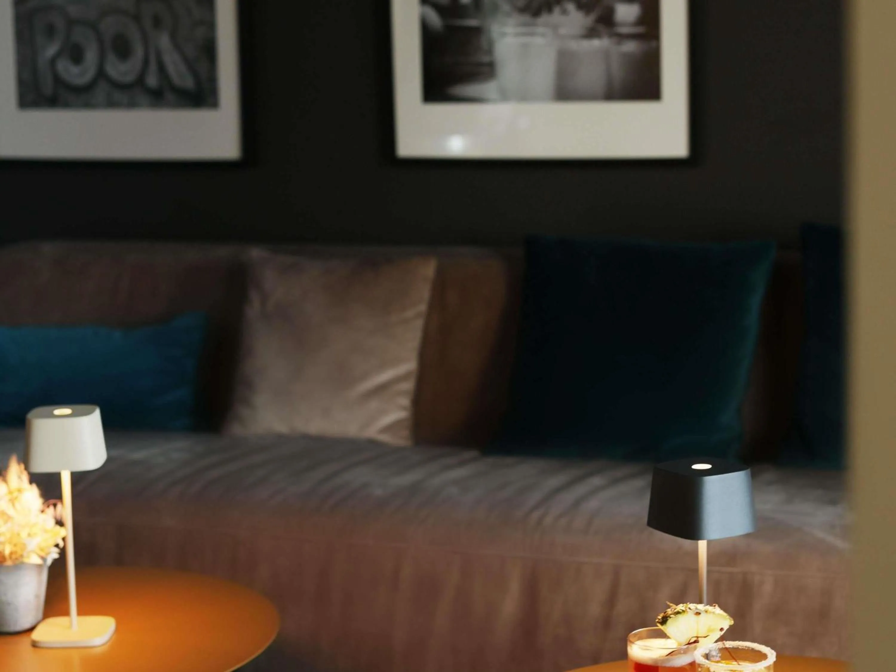 Property building, Bed in ibis Frankfurt Centrum