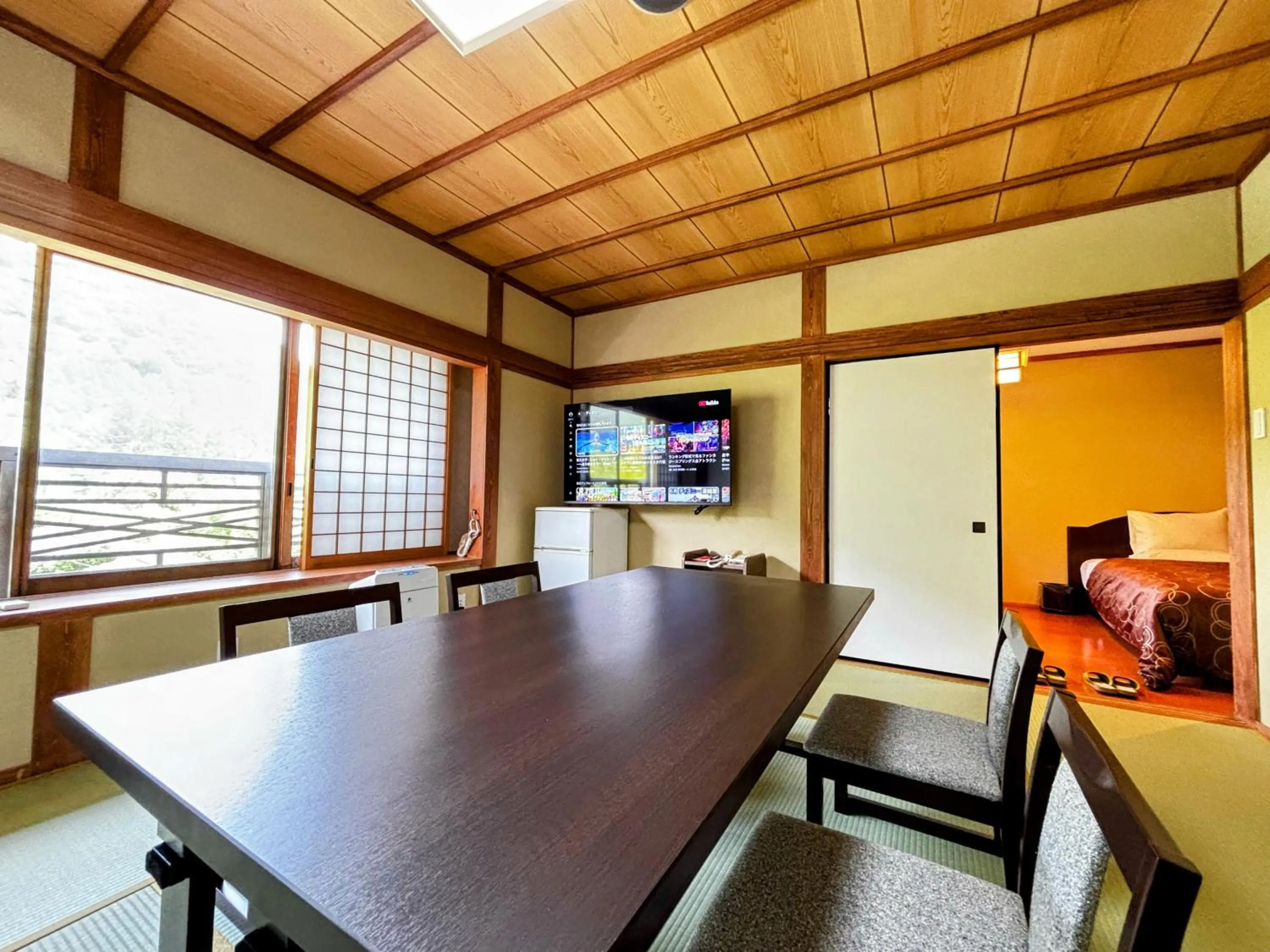 Living room in Yufuin Santoukan
