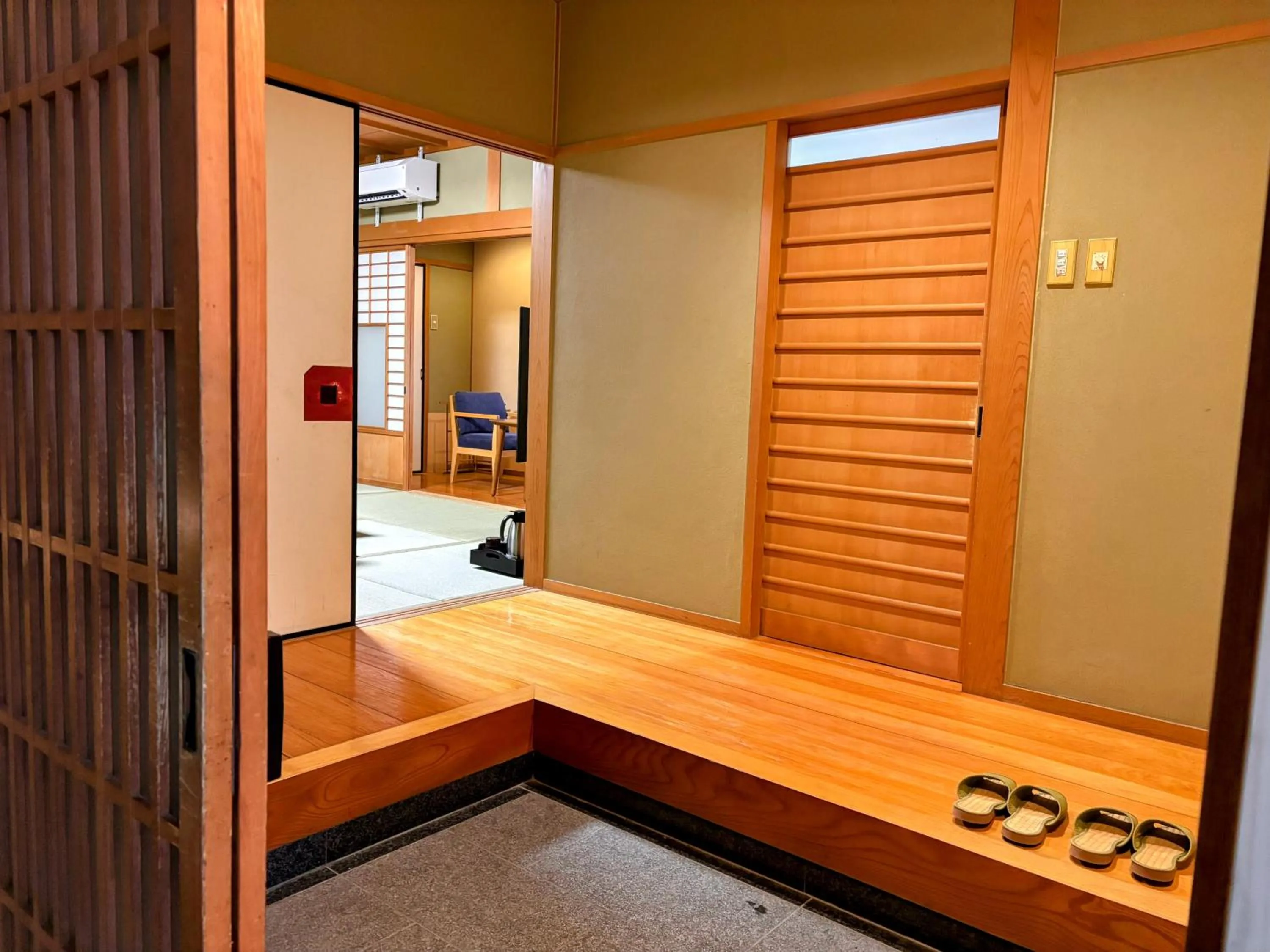 Photo of the whole room in Yufuin Santoukan