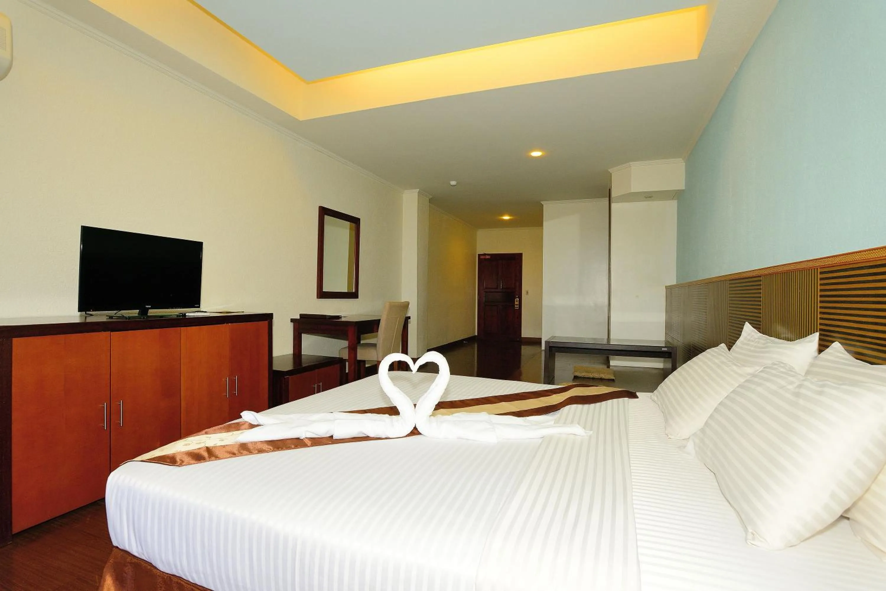 Photo of the whole room, Bed in Airai Water Paradise Hotel & Spa