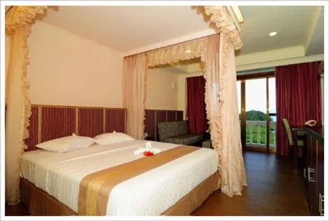 Photo of the whole room, Bed in Airai Water Paradise Hotel & Spa
