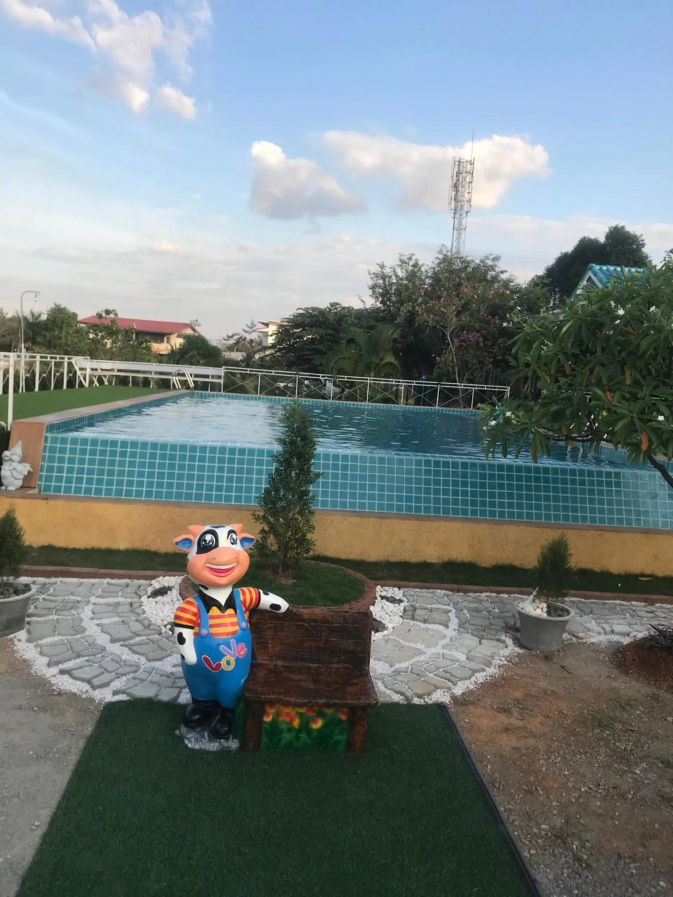 Swimming pool in Sangtong Beach Resort