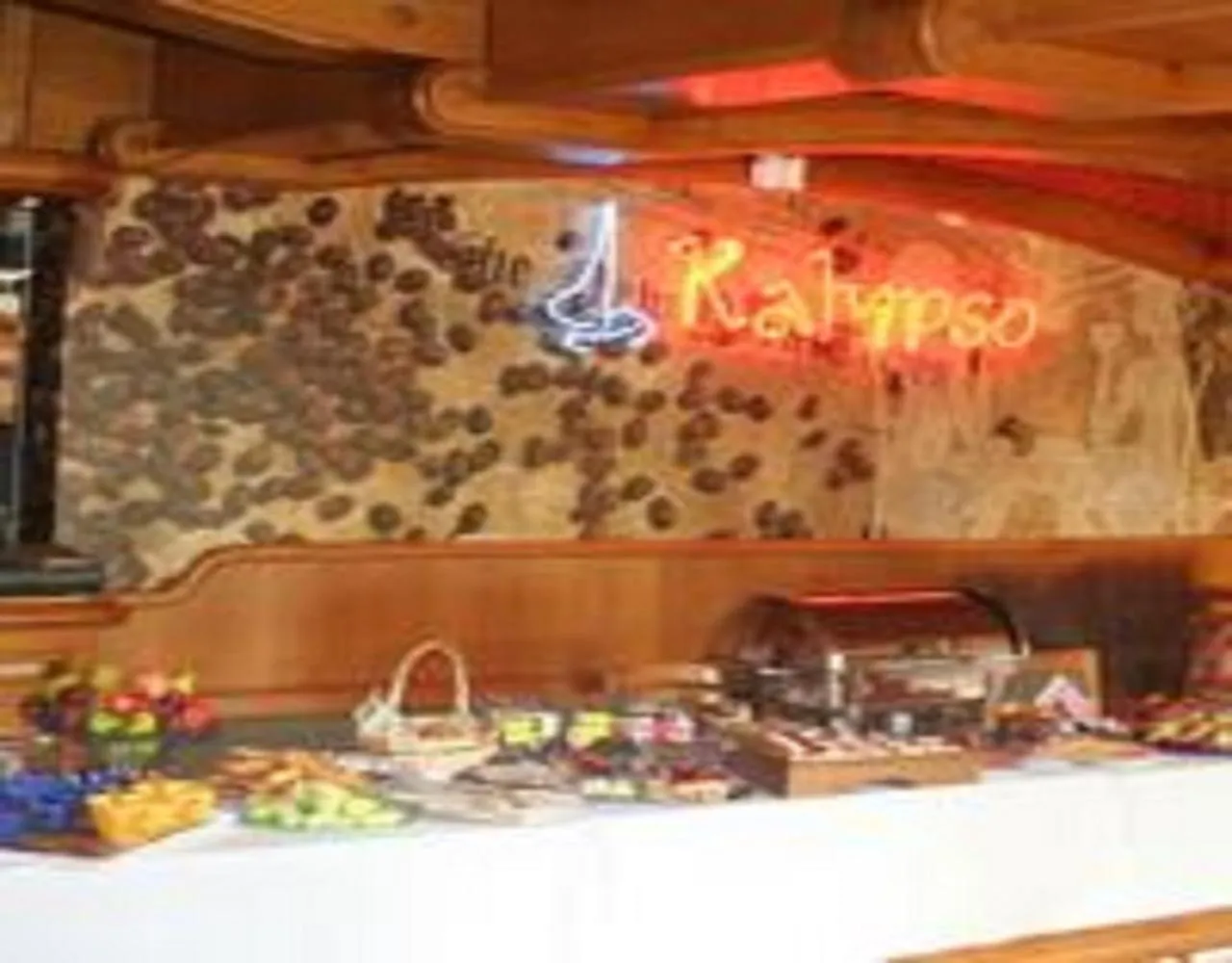 Food and drinks in Kalypso Hotel