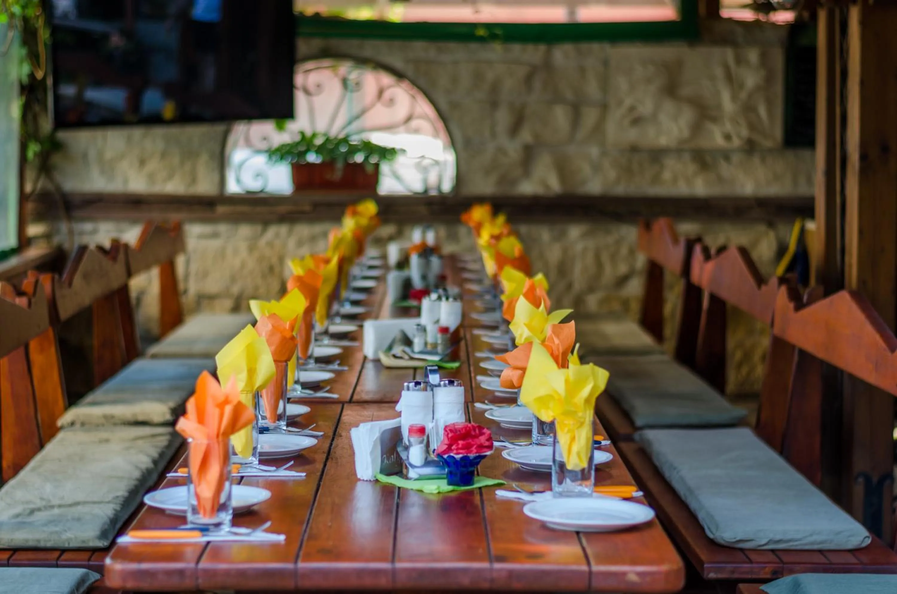 Restaurant/places to eat in Kalypso Hotel