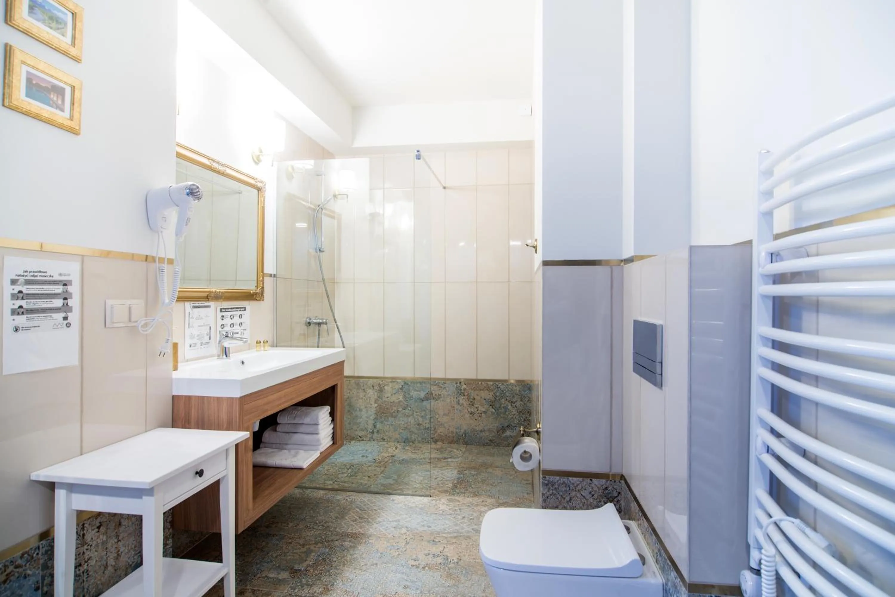 Bathroom in Hotel Dwa Księżyce