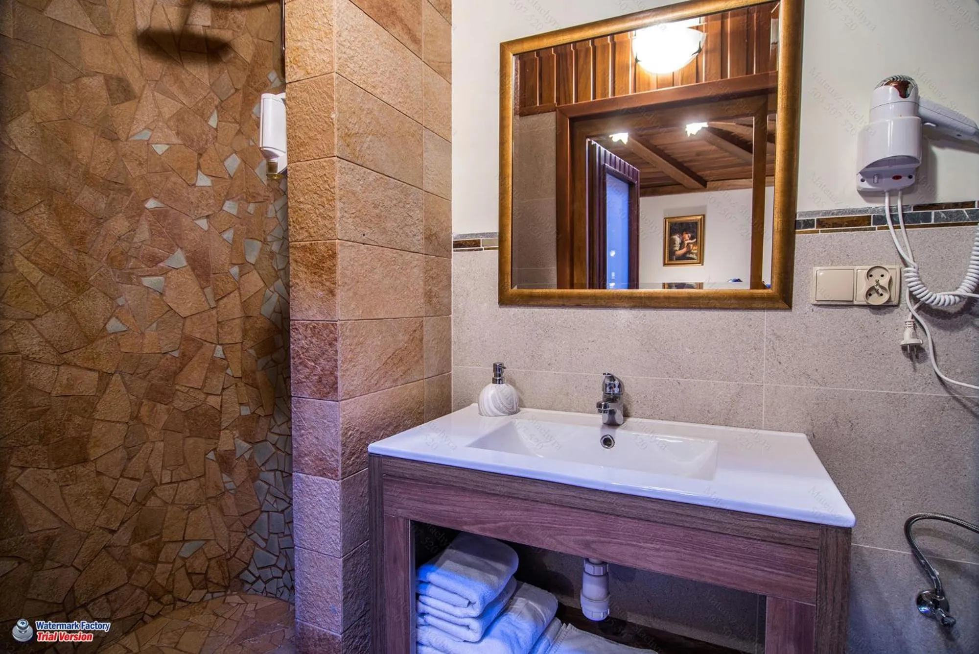 Hotel Dwa Księżyce