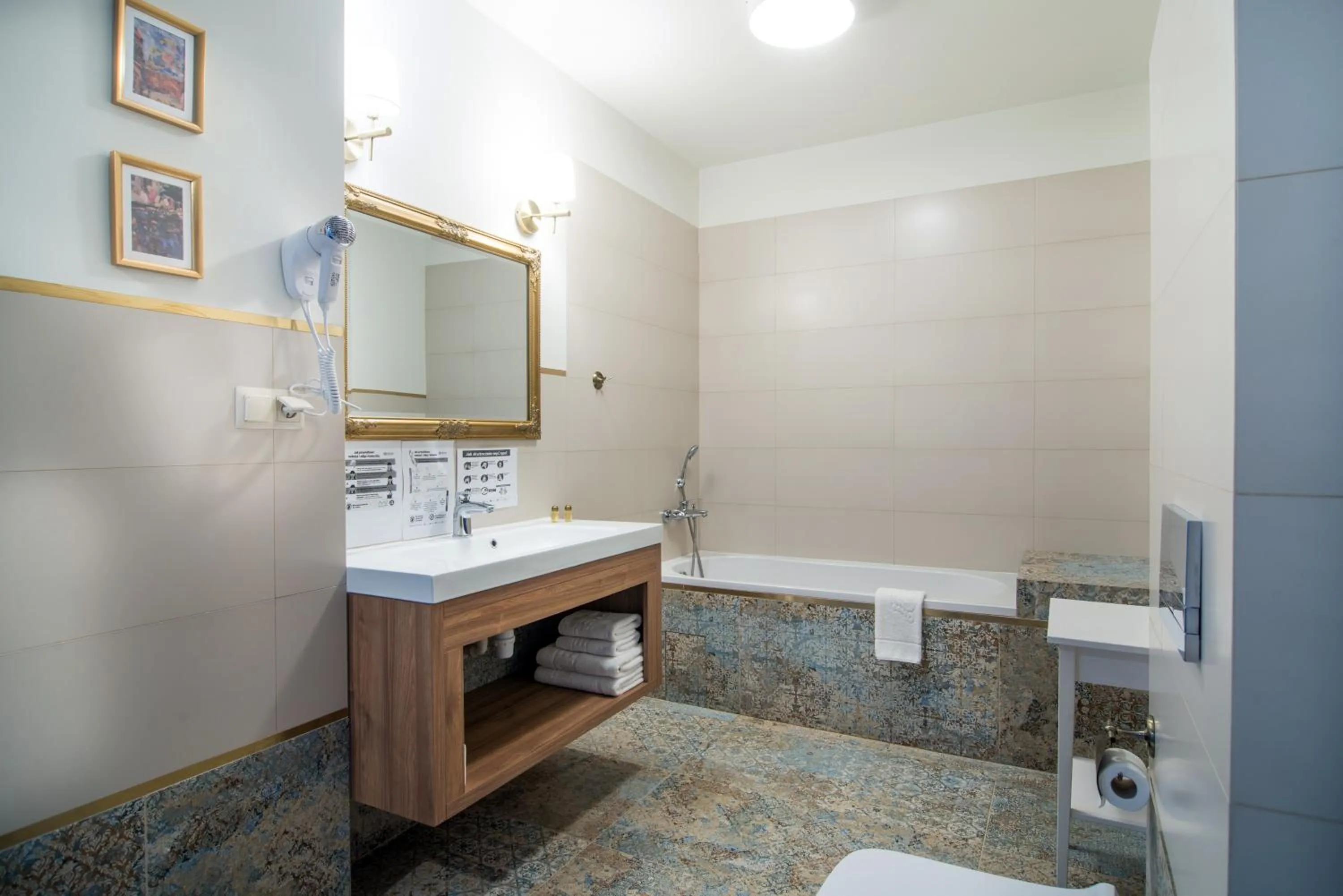 Bathroom in Hotel Dwa Księżyce