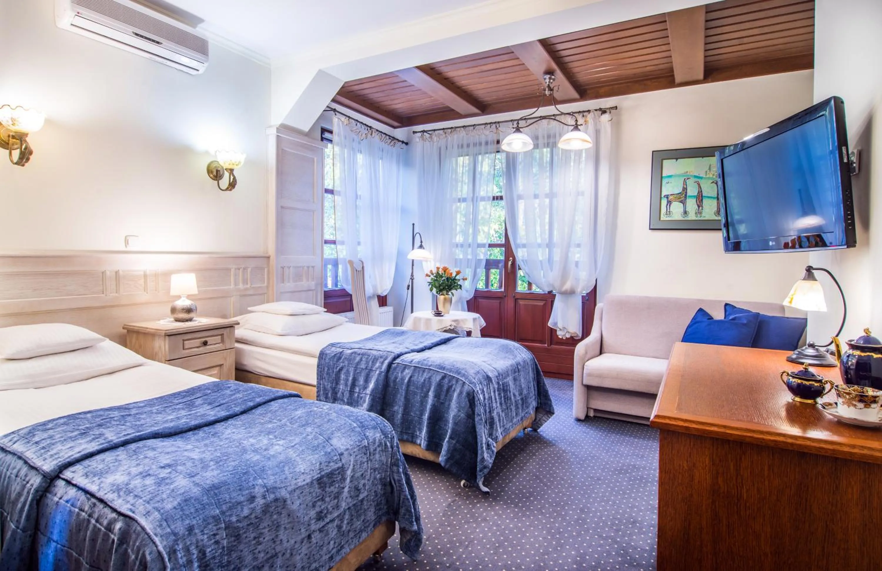 Photo of the whole room, Bed in Hotel Dwa Księżyce