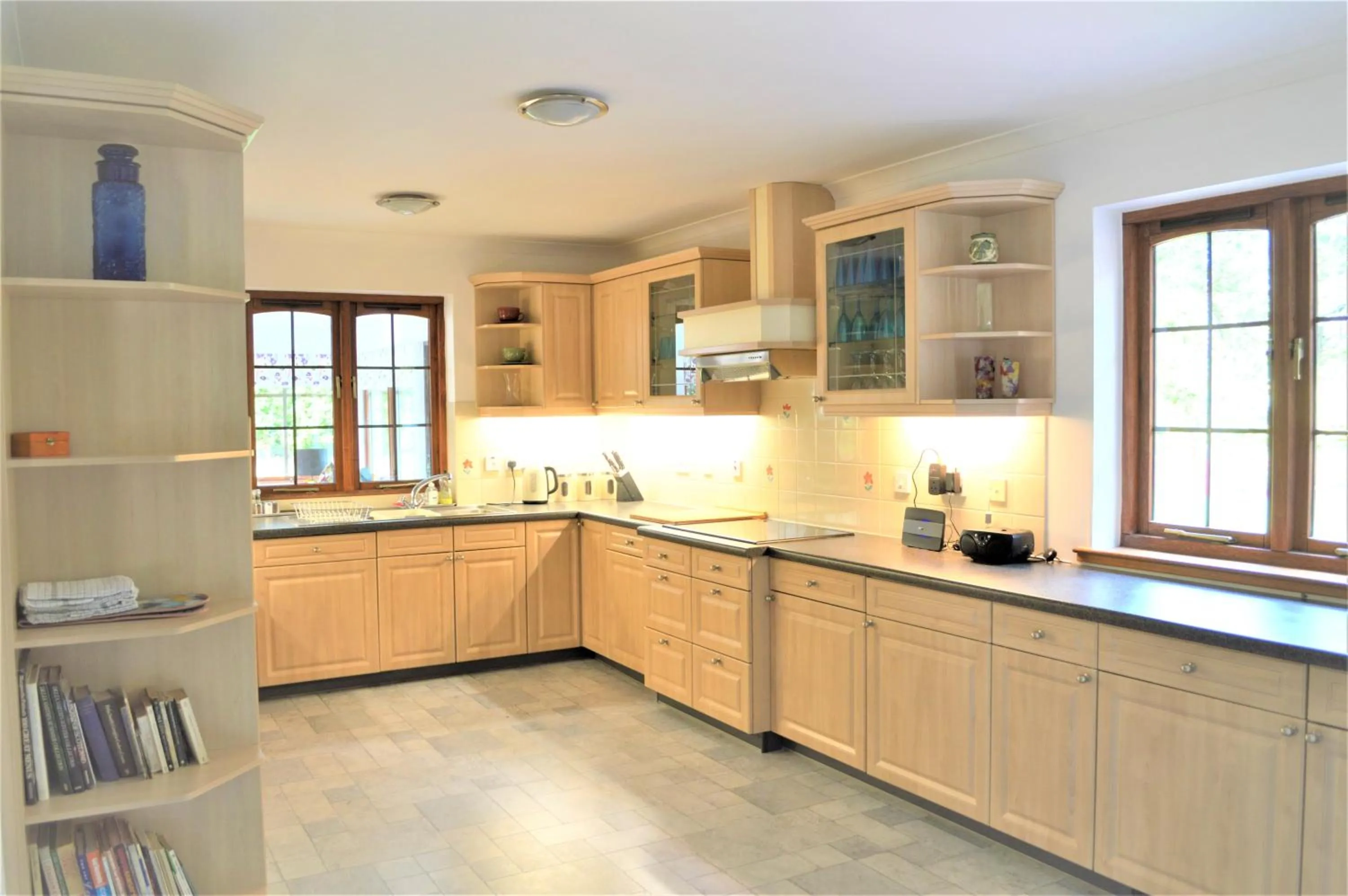 Kitchen or kitchenette in Auburn Cottage