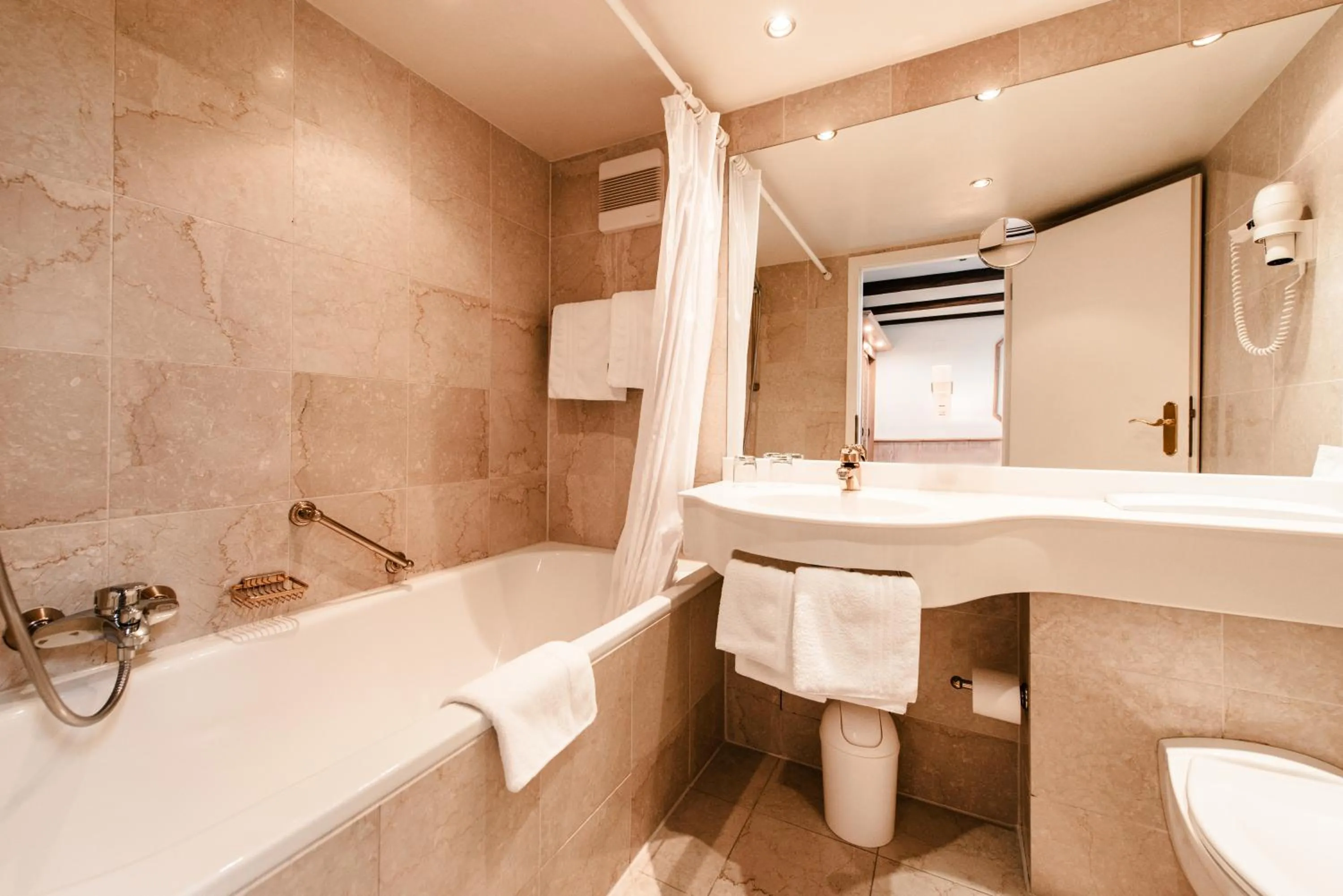 Toilet in Hotel & Restaurant Ochsen Merklingen