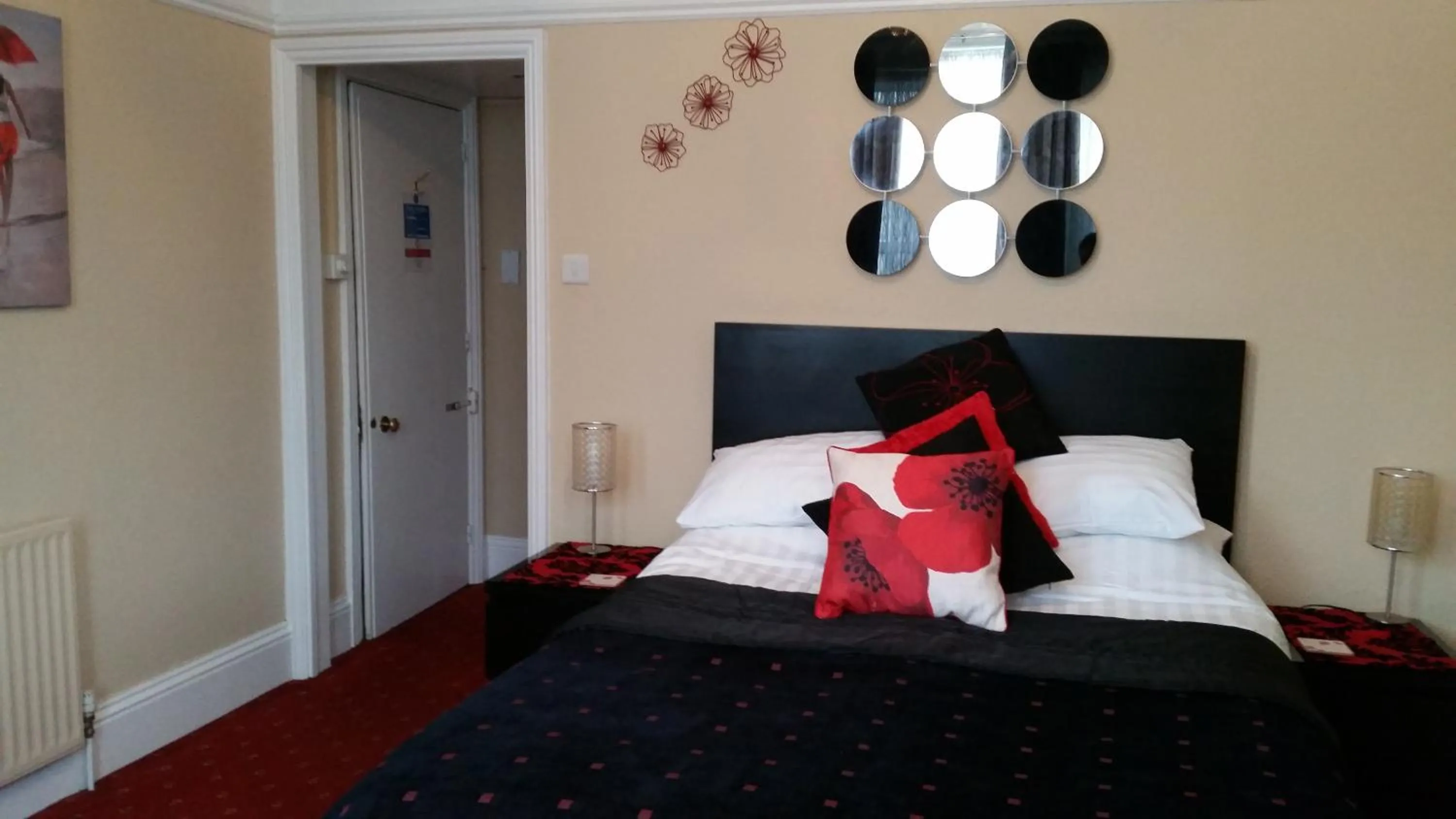 Bedroom, Bed in South Rising Guest House