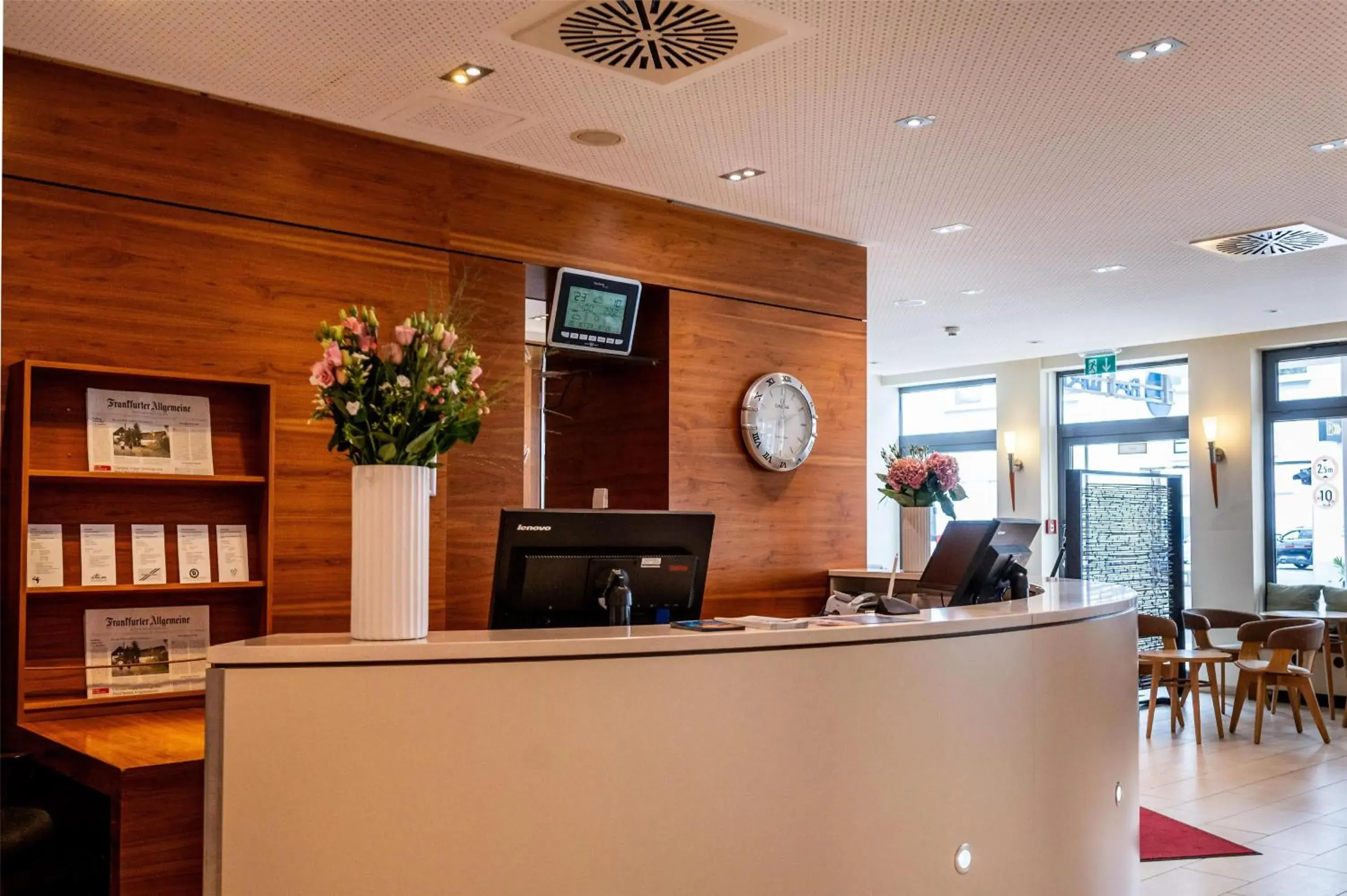 Lobby or reception in Best Western Hotel Nürnberg City West Lobby or reception in Best Western Hotel Nürnberg City West