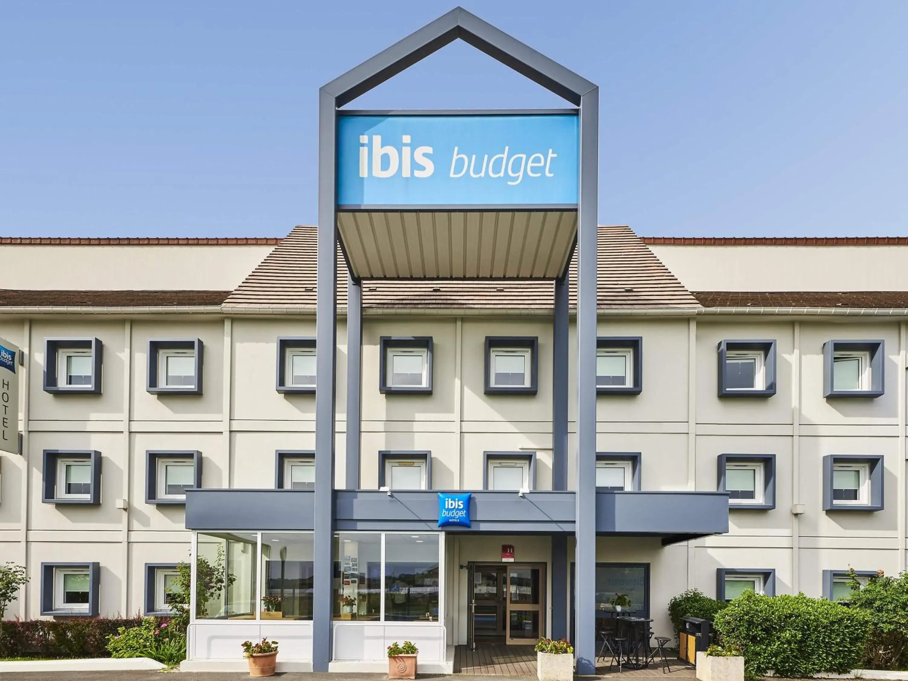 Property building in ibis budget Santeny Property building in ibis budget Santeny