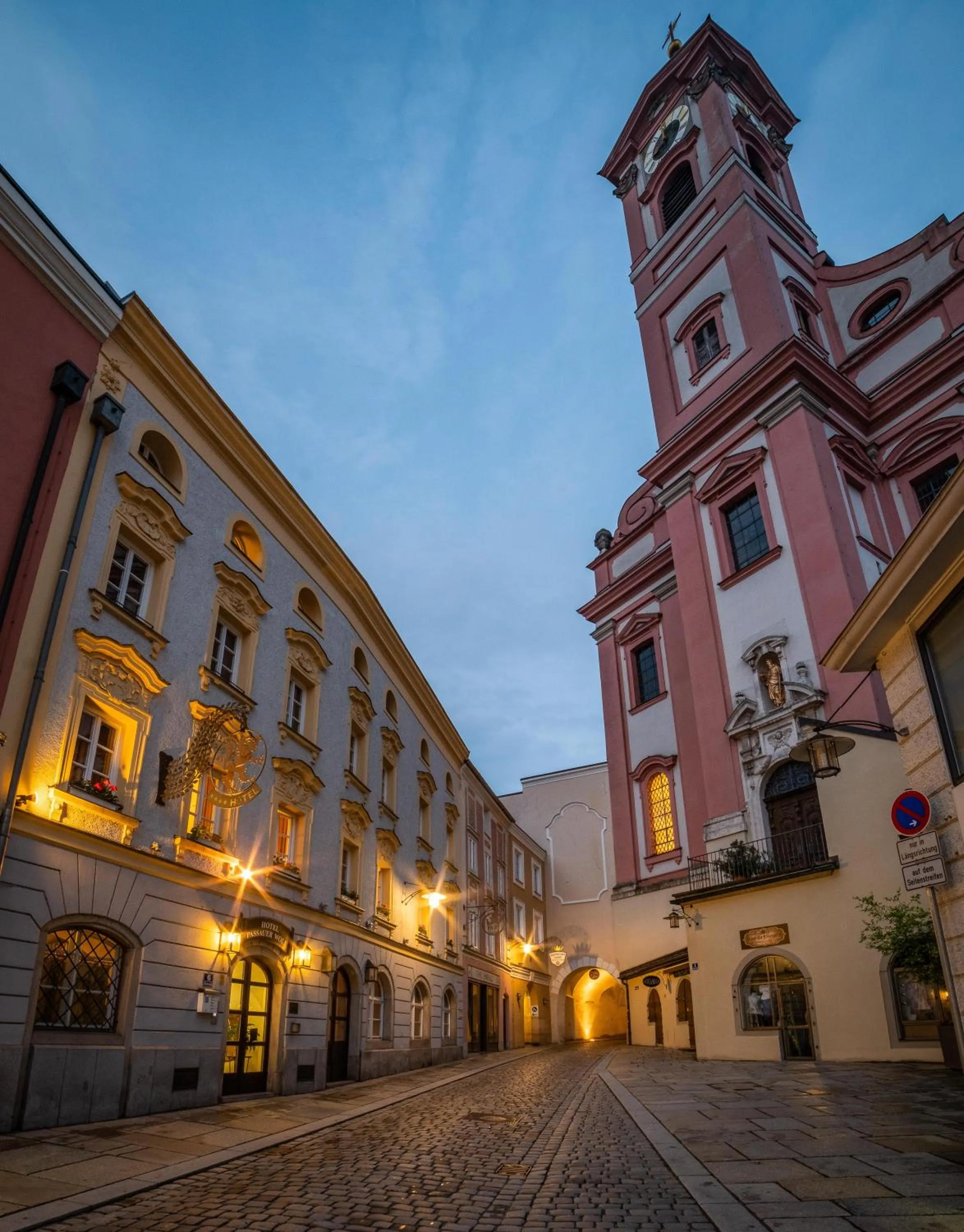 Facade/entrance in Hotel Passauer Wolf