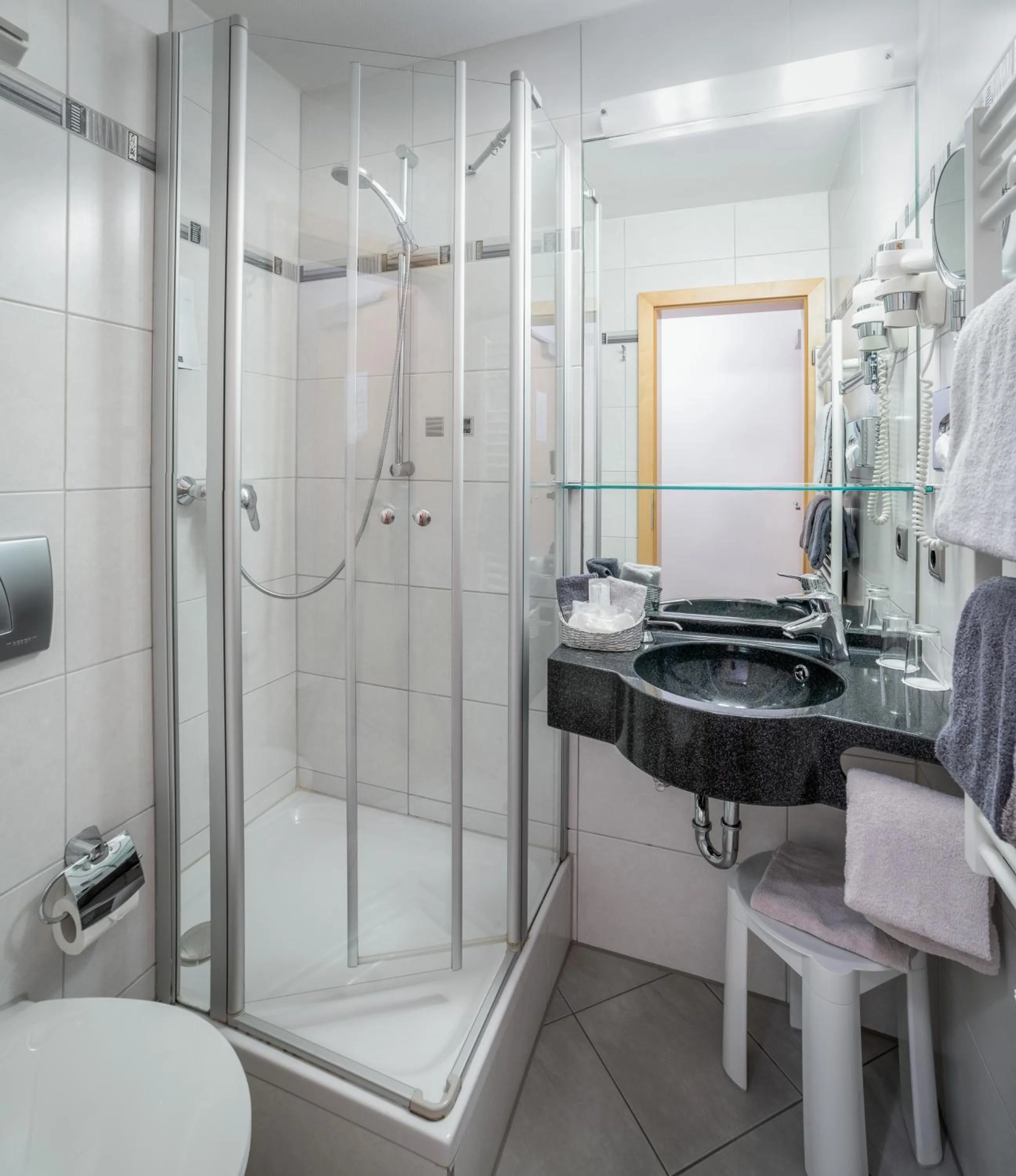 Shower in Hotel Passauer Wolf