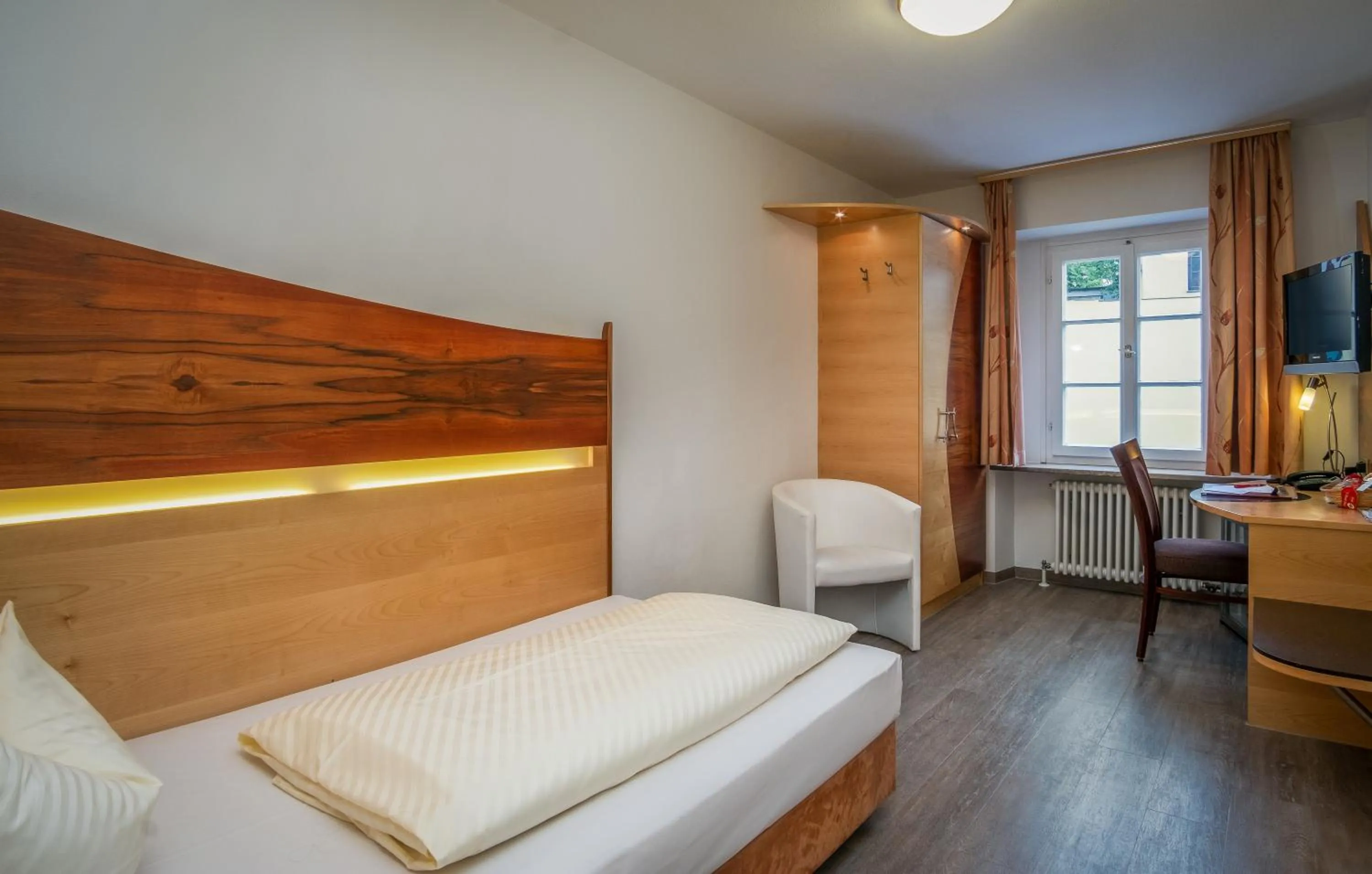 TV and multimedia, Bed in Hotel Passauer Wolf