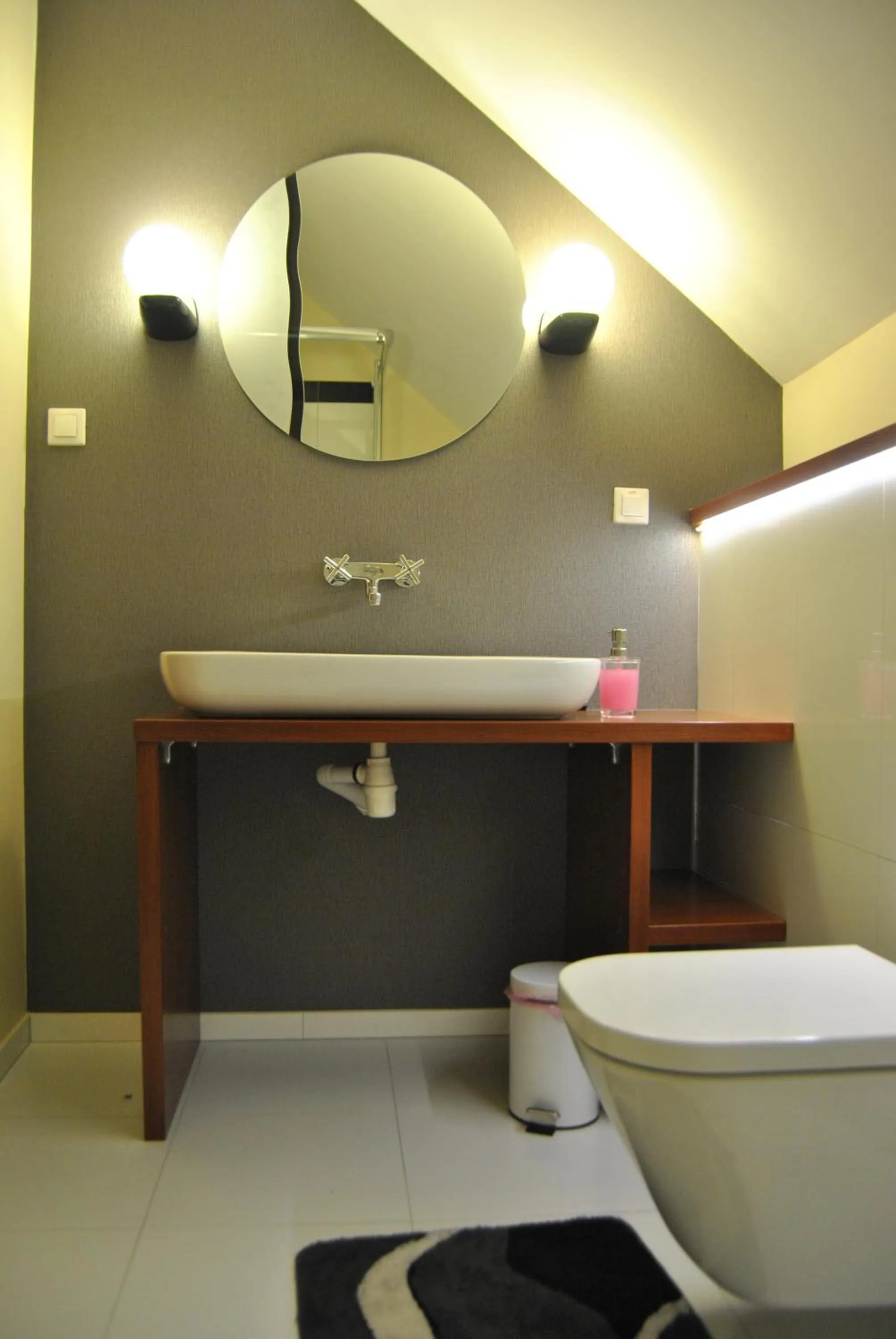 Bathroom in Motel DB2000