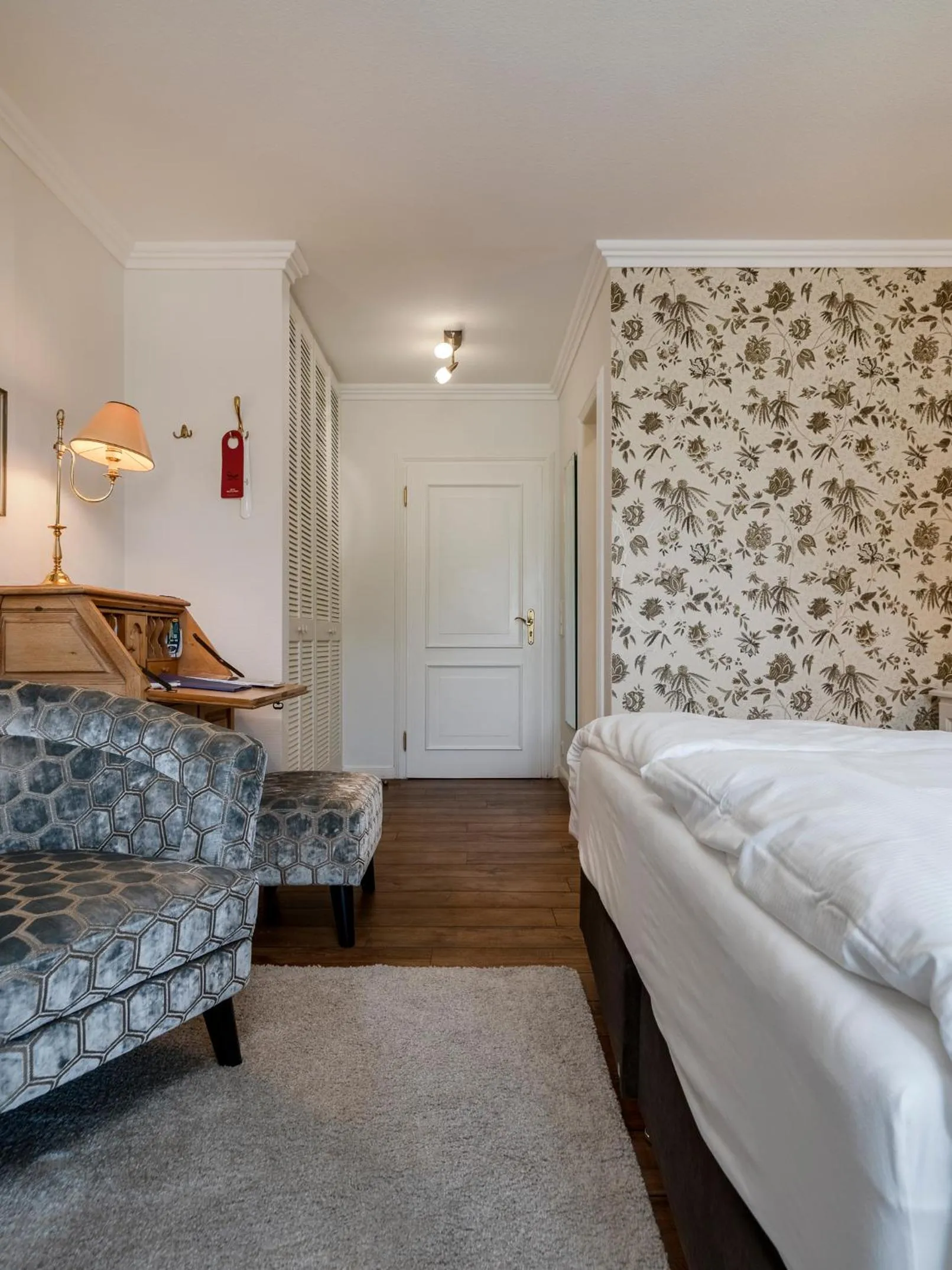 Photo of the whole room, Bed in Boutiquehotel Seiler Hof Keitum