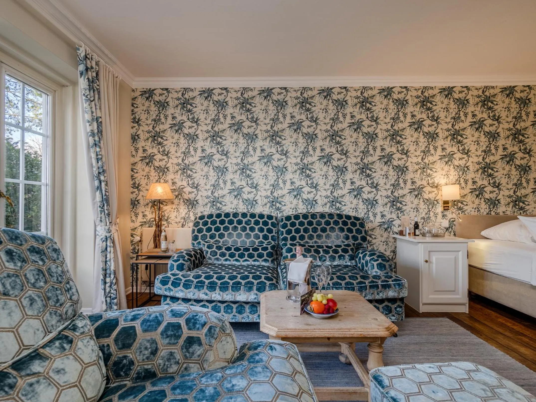 Seating area, Bed in Boutiquehotel Seiler Hof Keitum