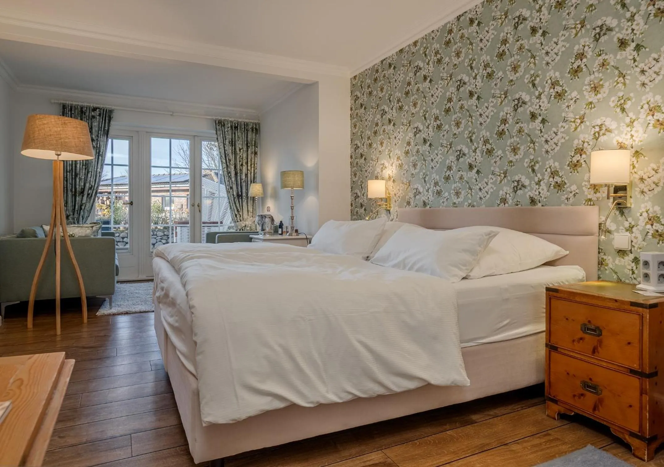 Photo of the whole room, Bed in Boutiquehotel Seiler Hof Keitum